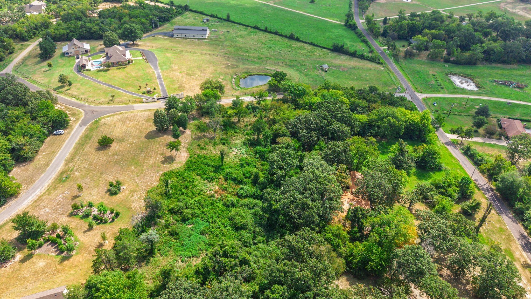 main property photo 16