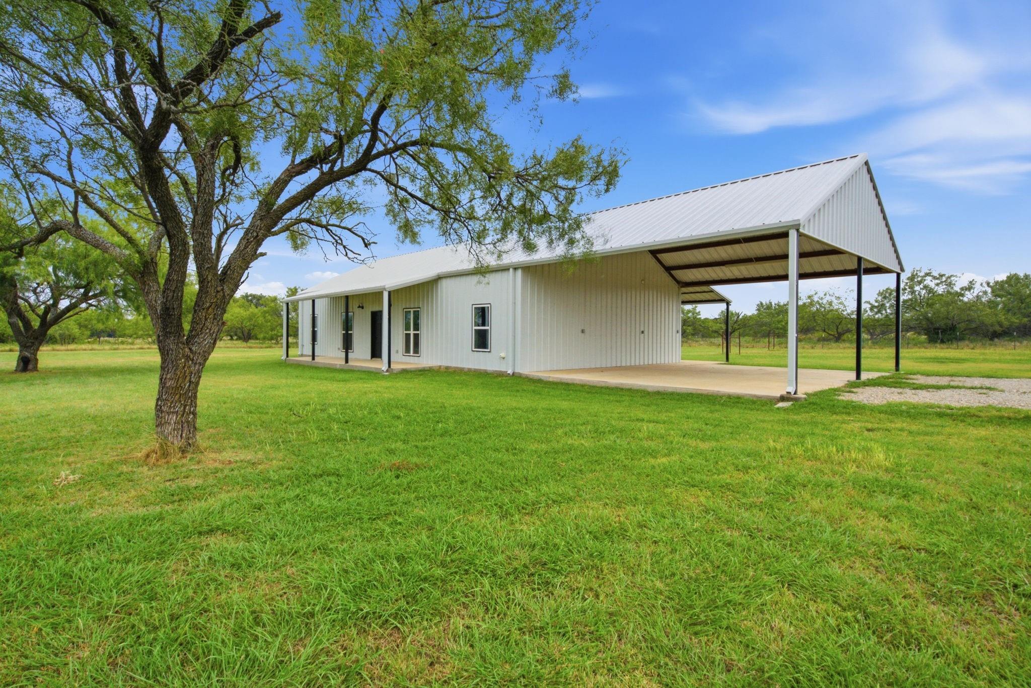 main property photo 28