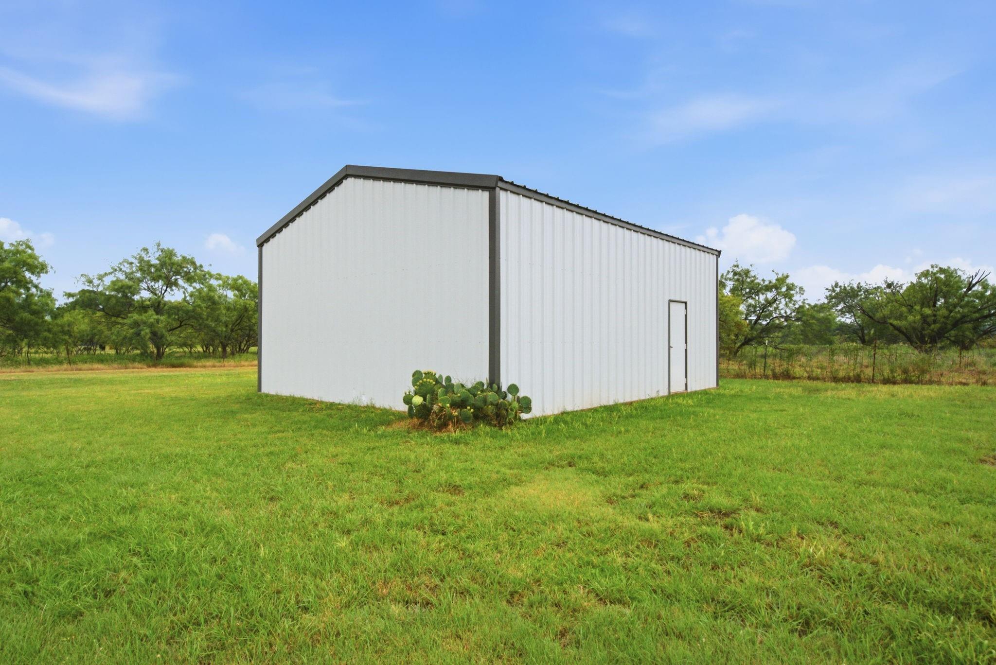 main property photo 30