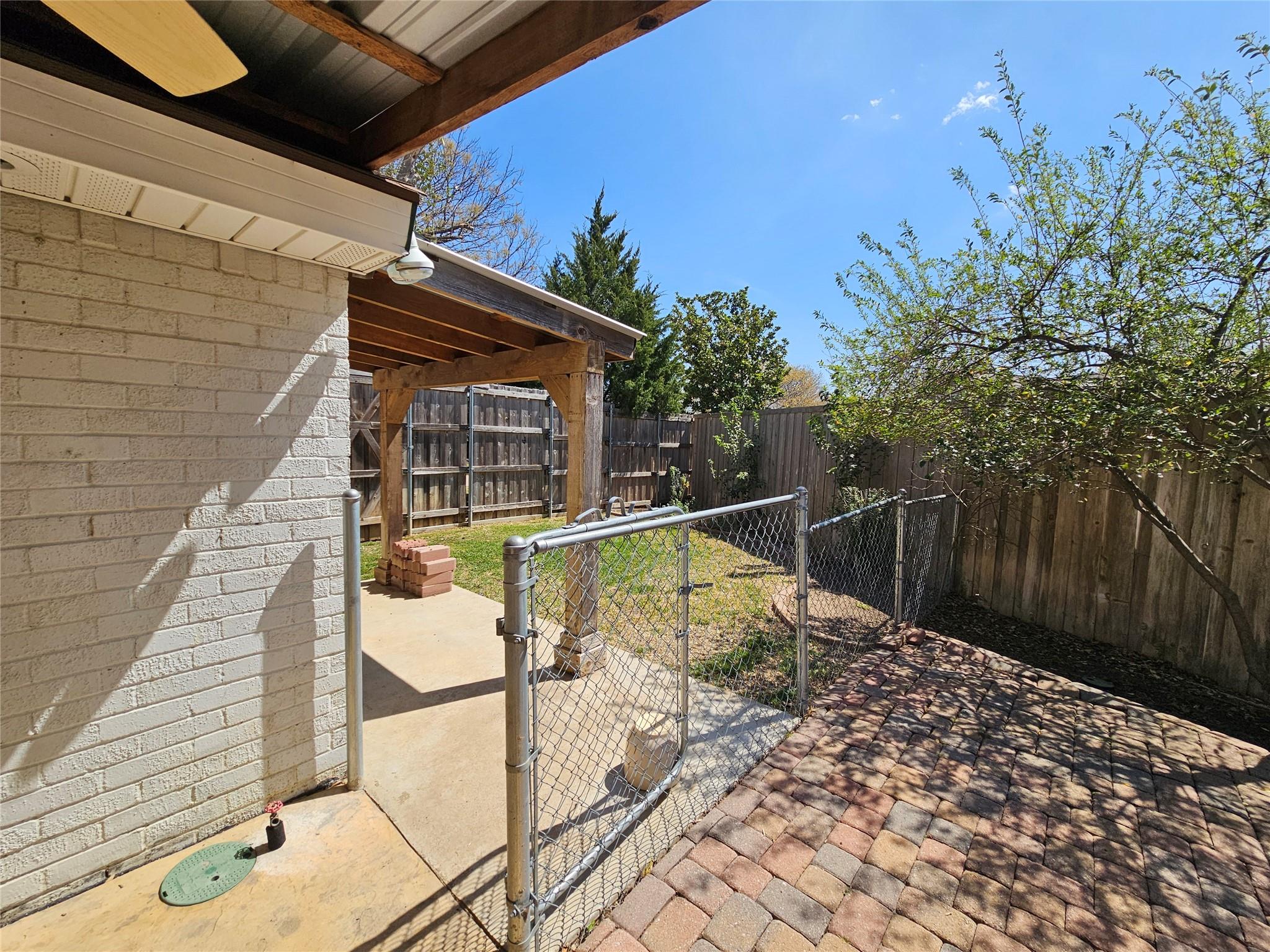main property photo 24