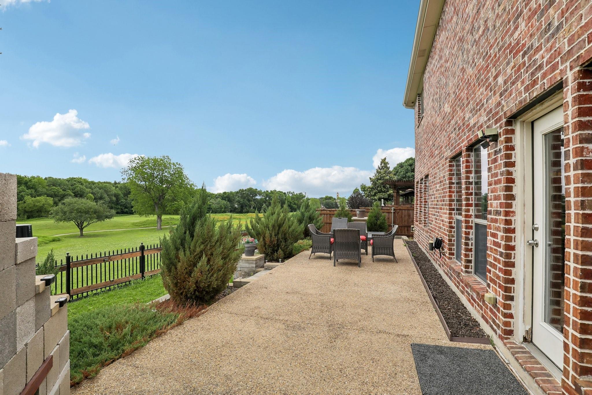 main property photo 37