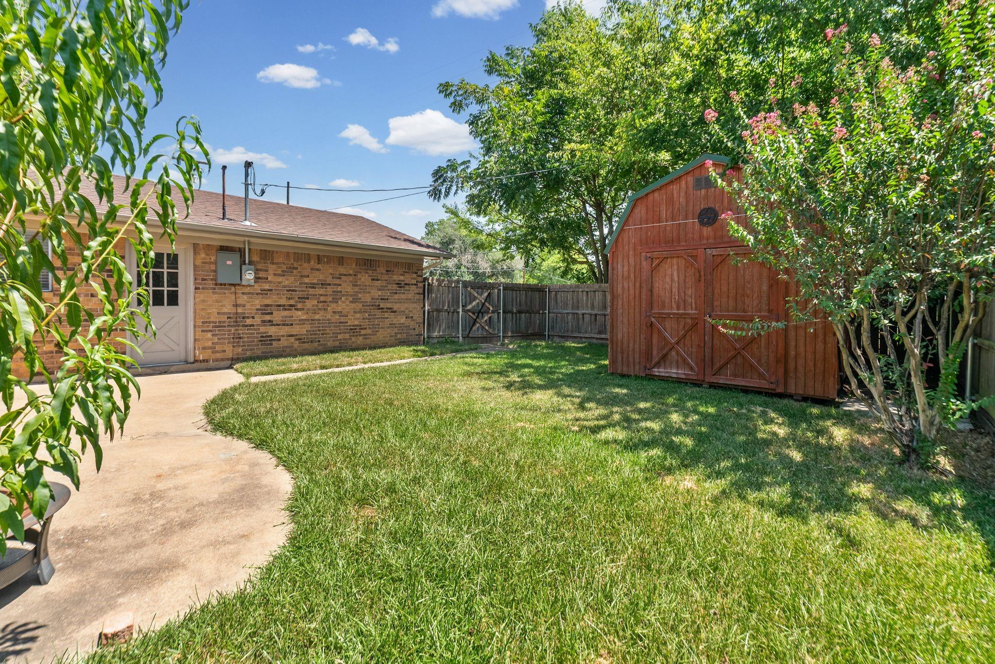 main property photo 29