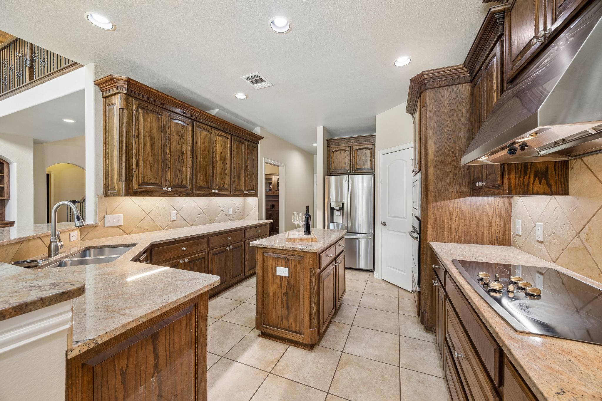 main property photo 13