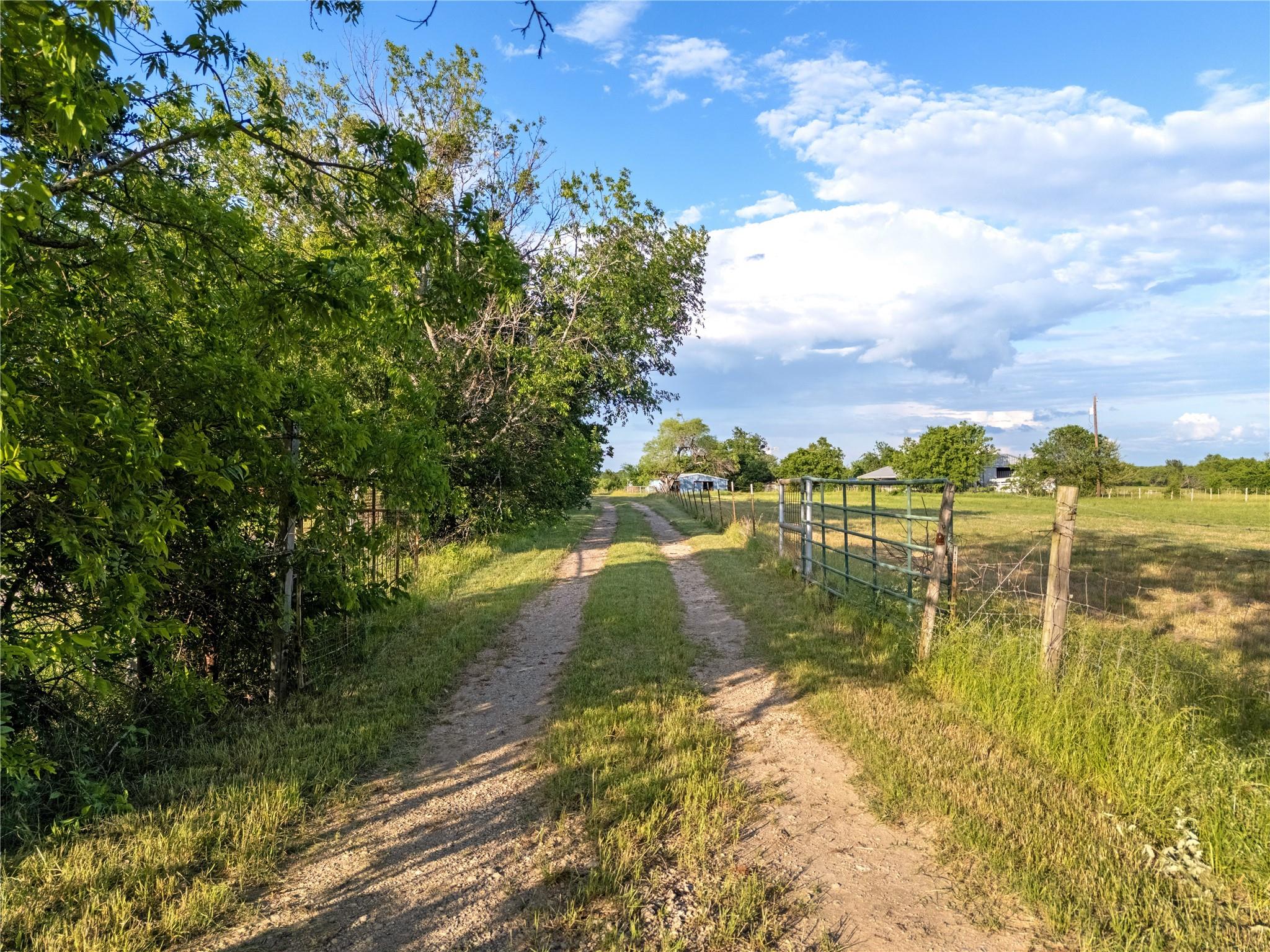 main property photo 10