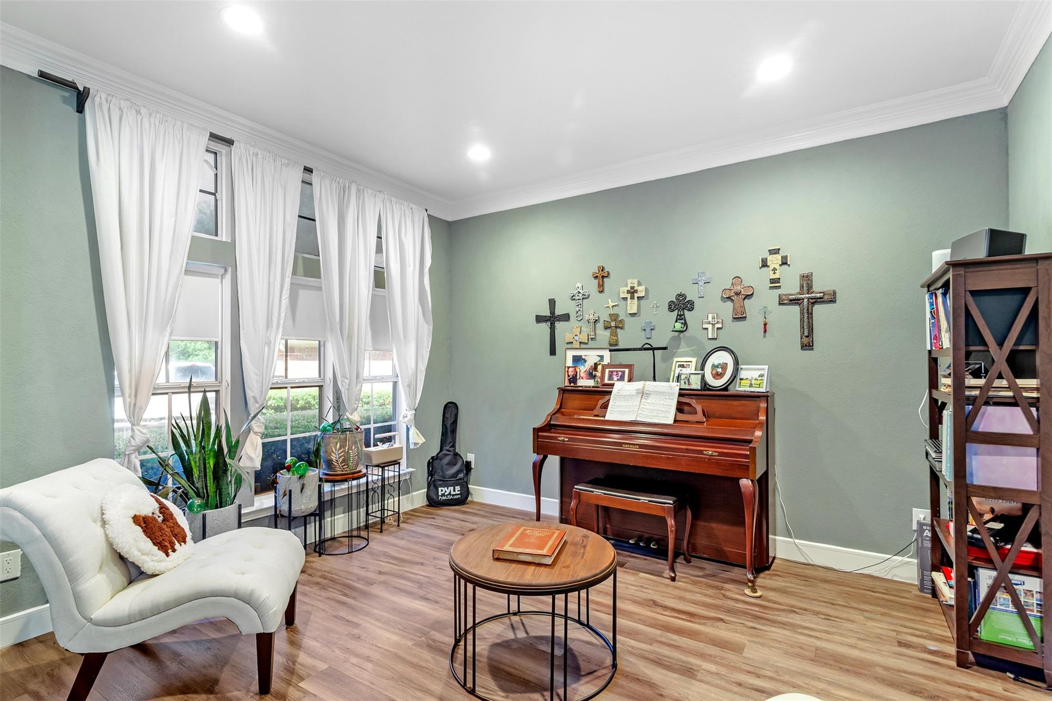 main property photo 17