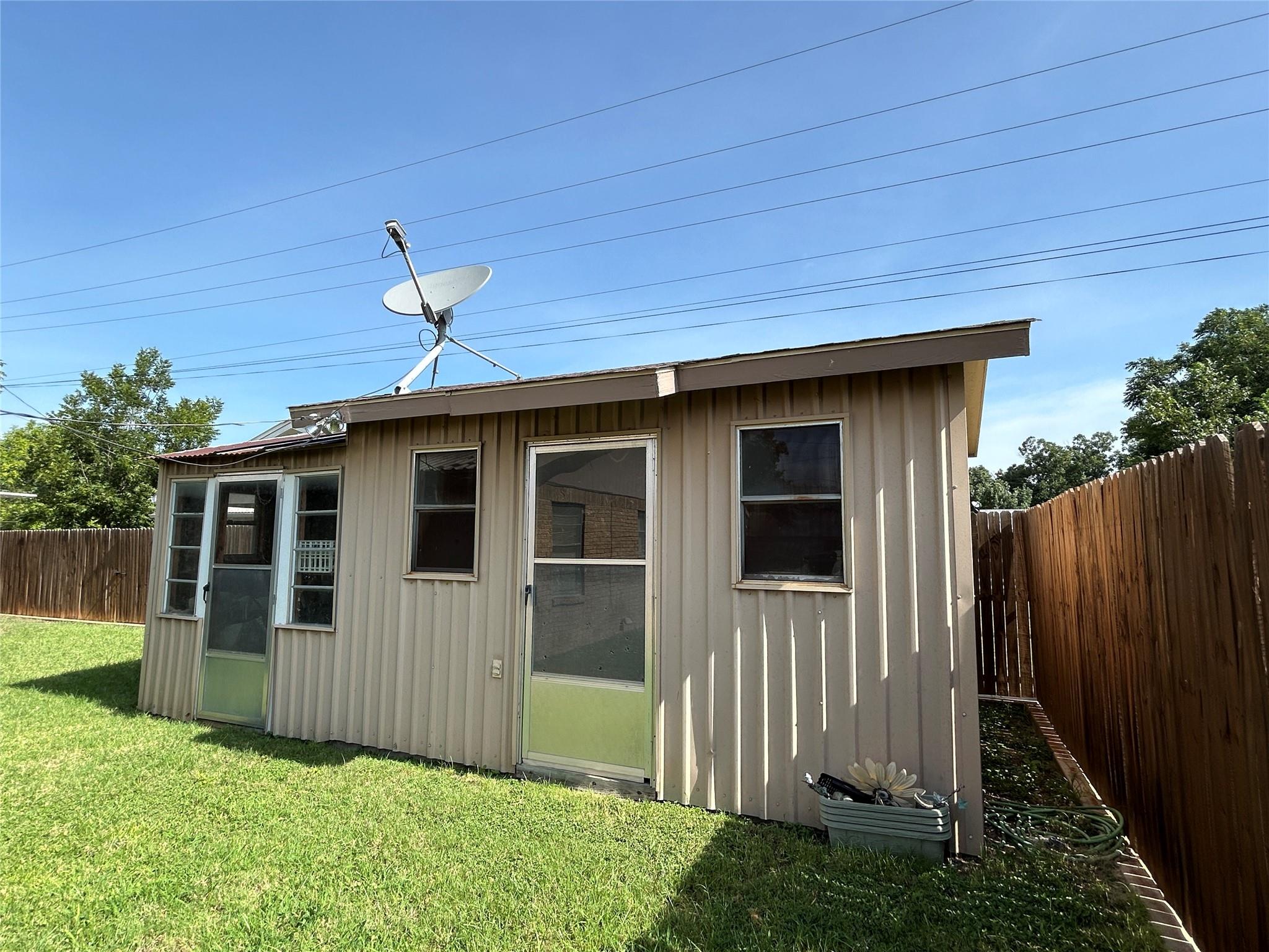 main property photo 17