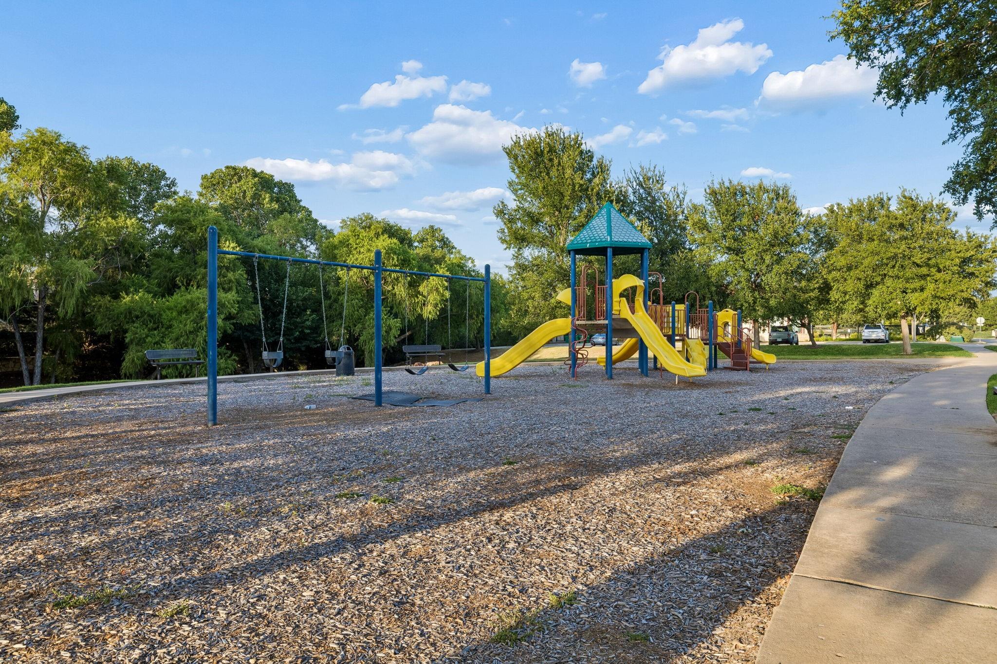 main property photo 34