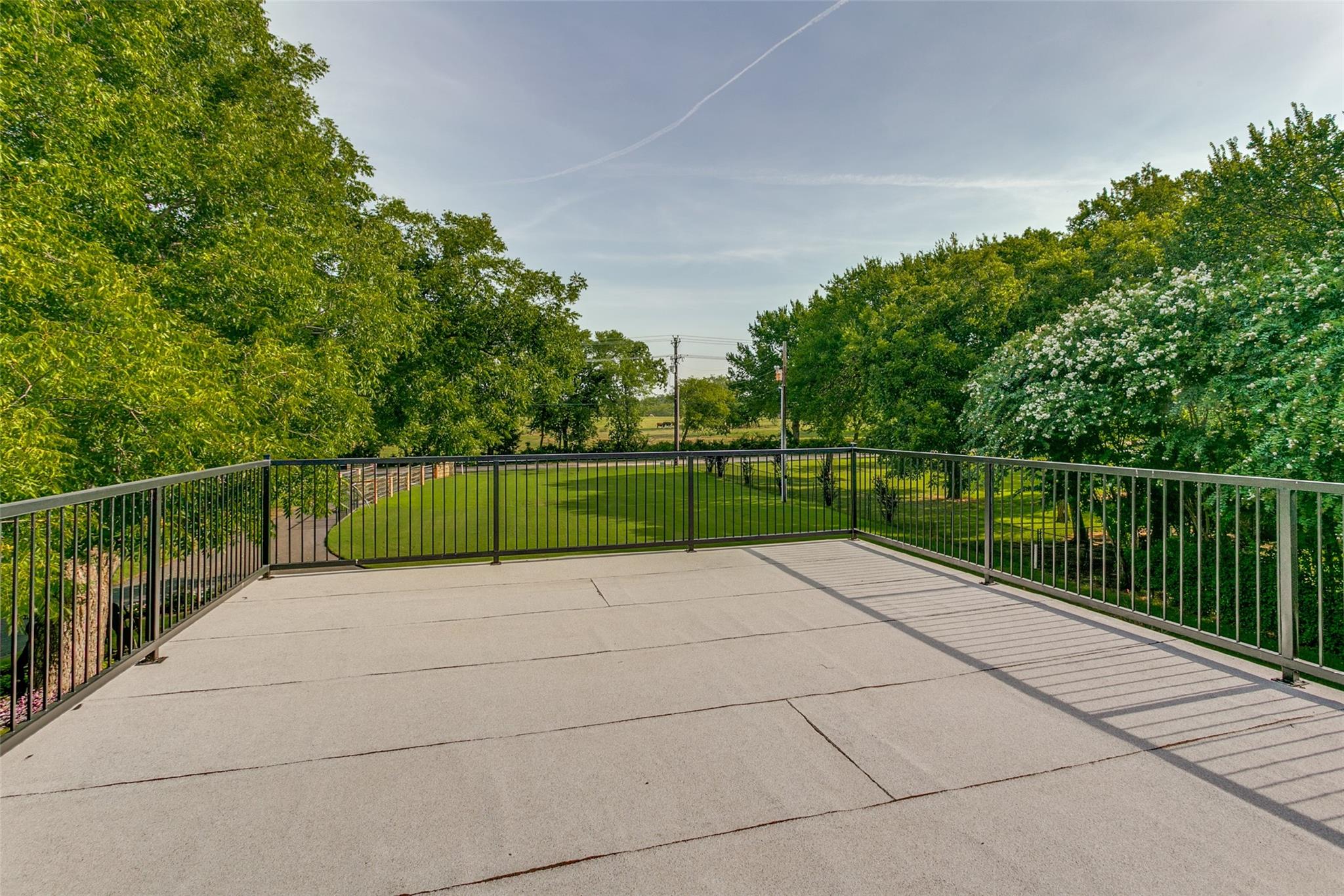 main property photo 32