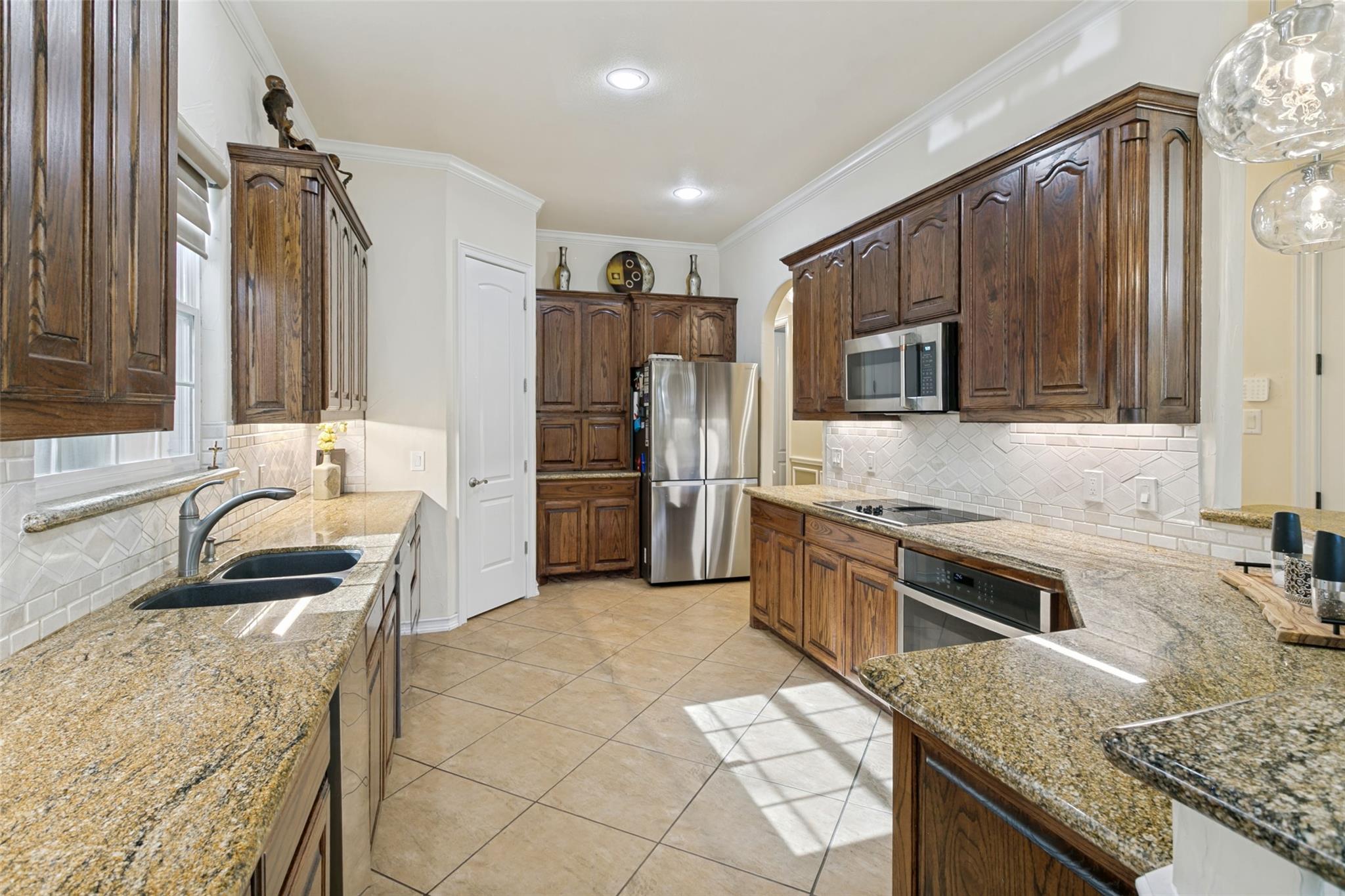 main property photo 8