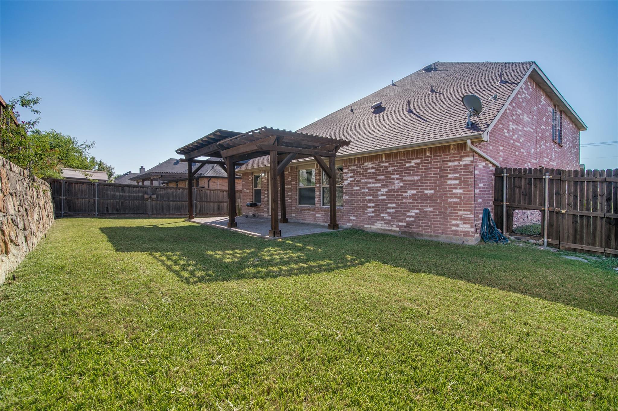main property photo 23