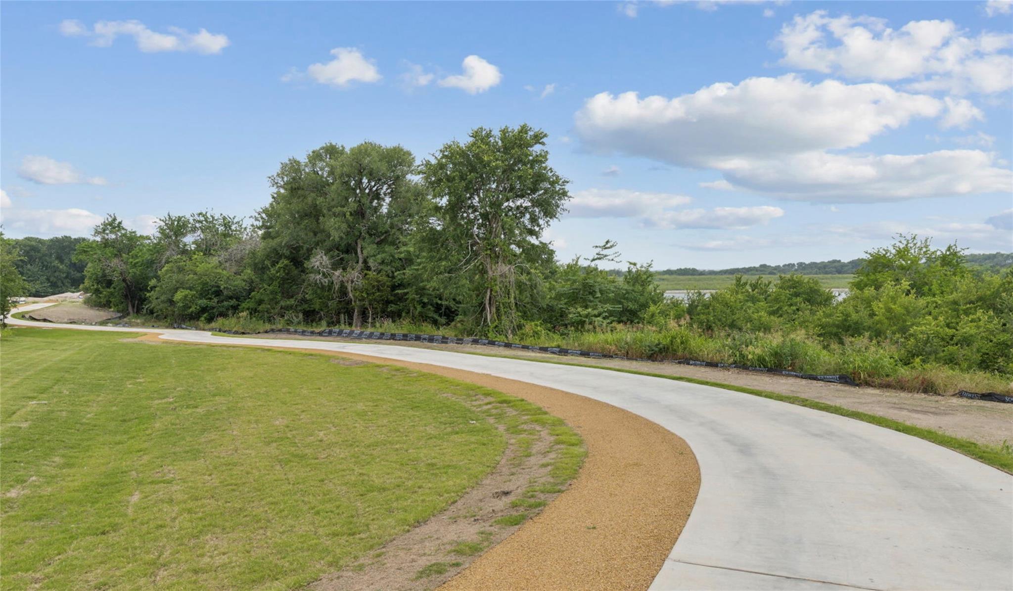 main property photo 17