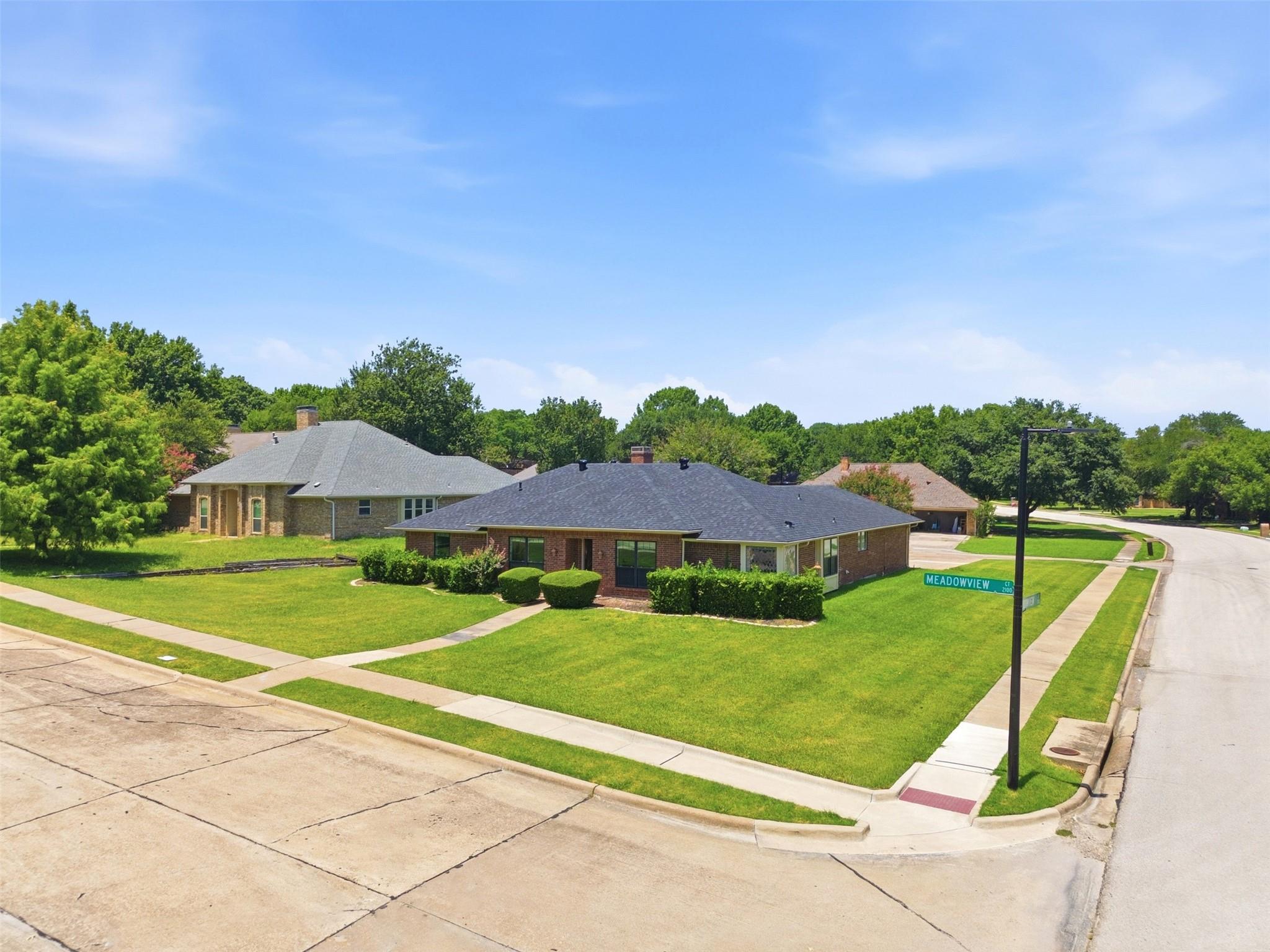 main property photo 19