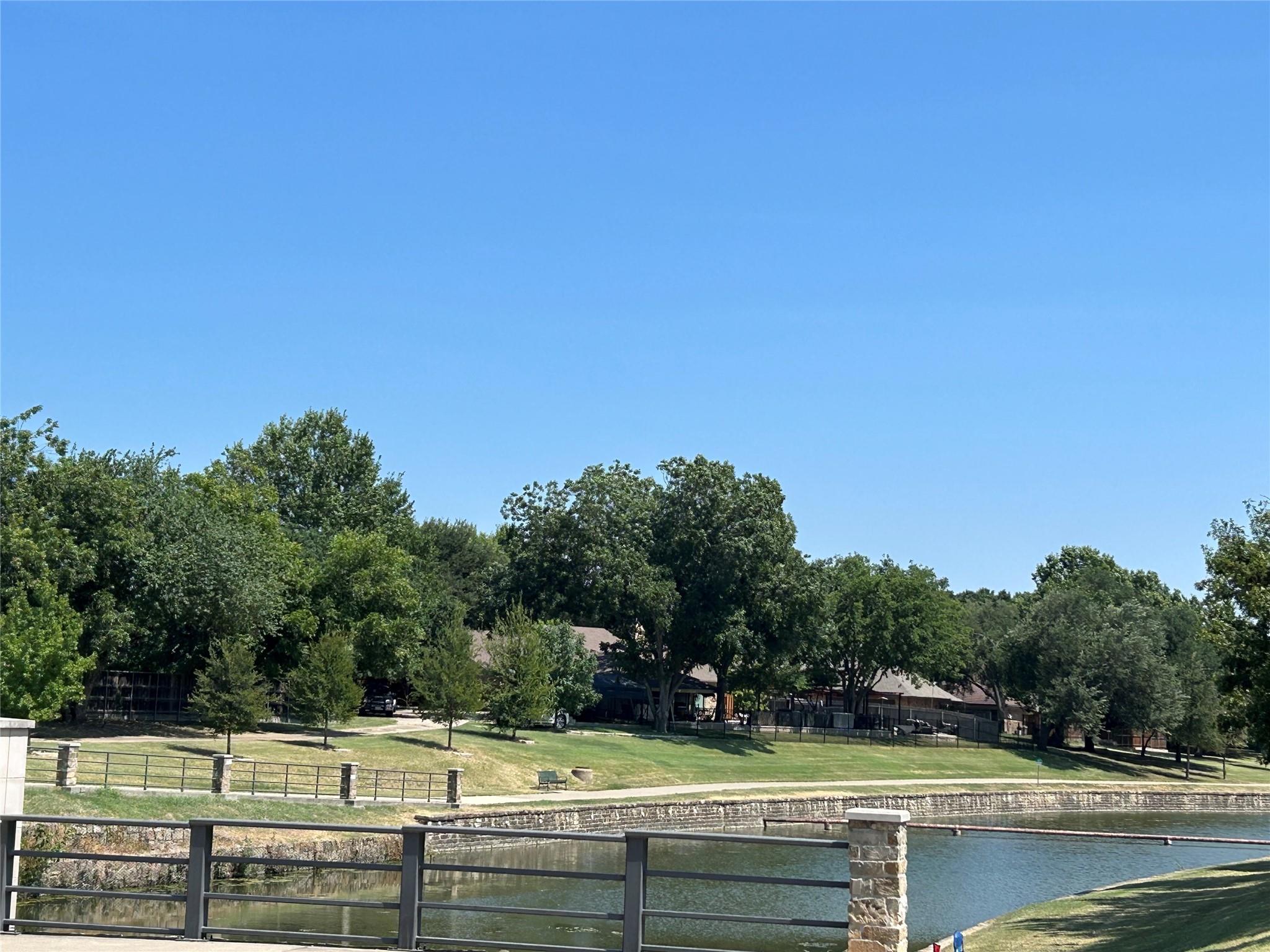 main property photo 28