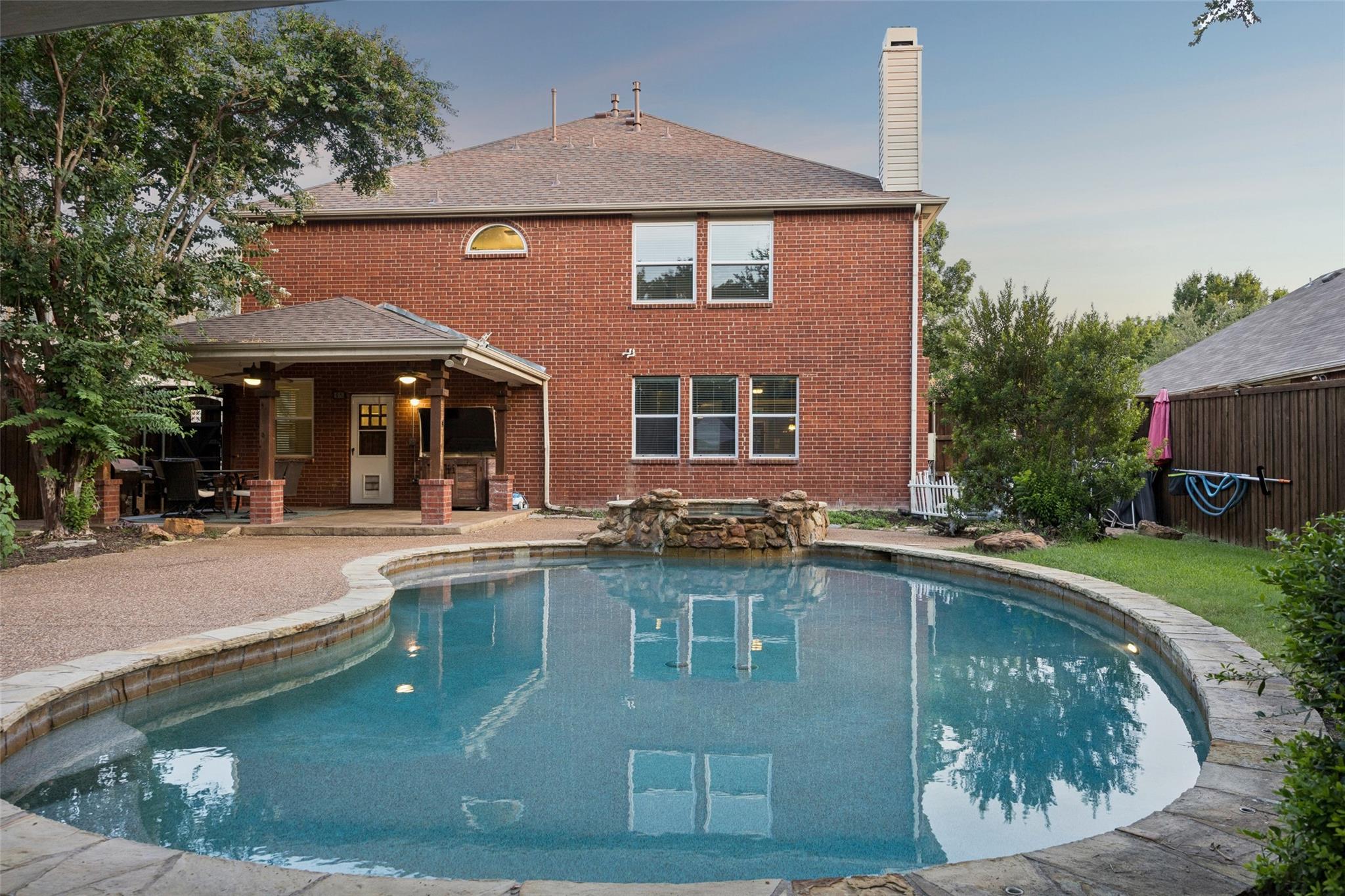 main property photo 23