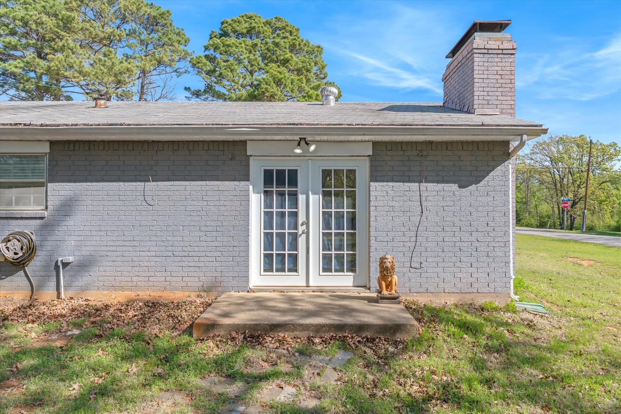 main property photo 28