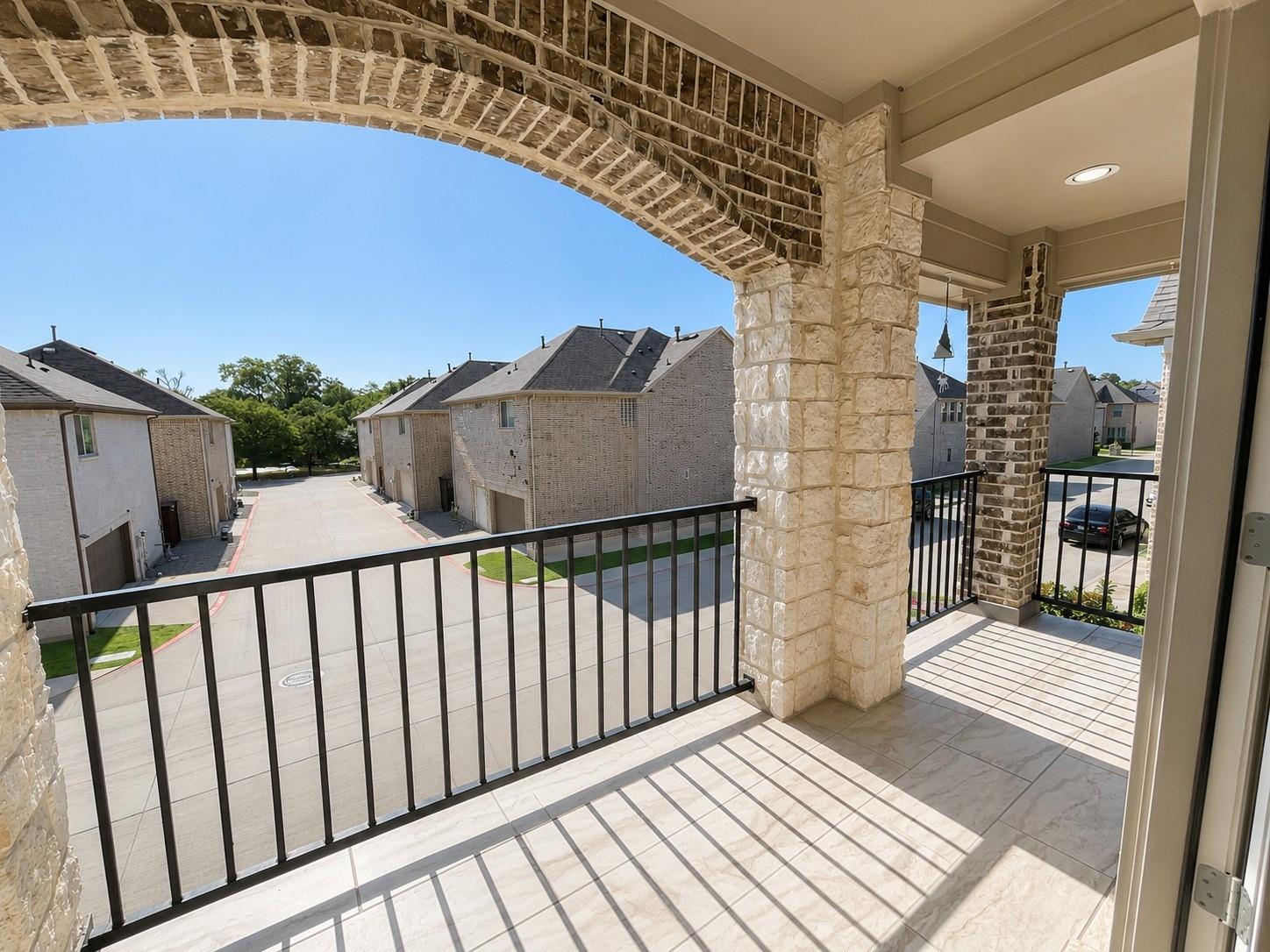 main property photo 18