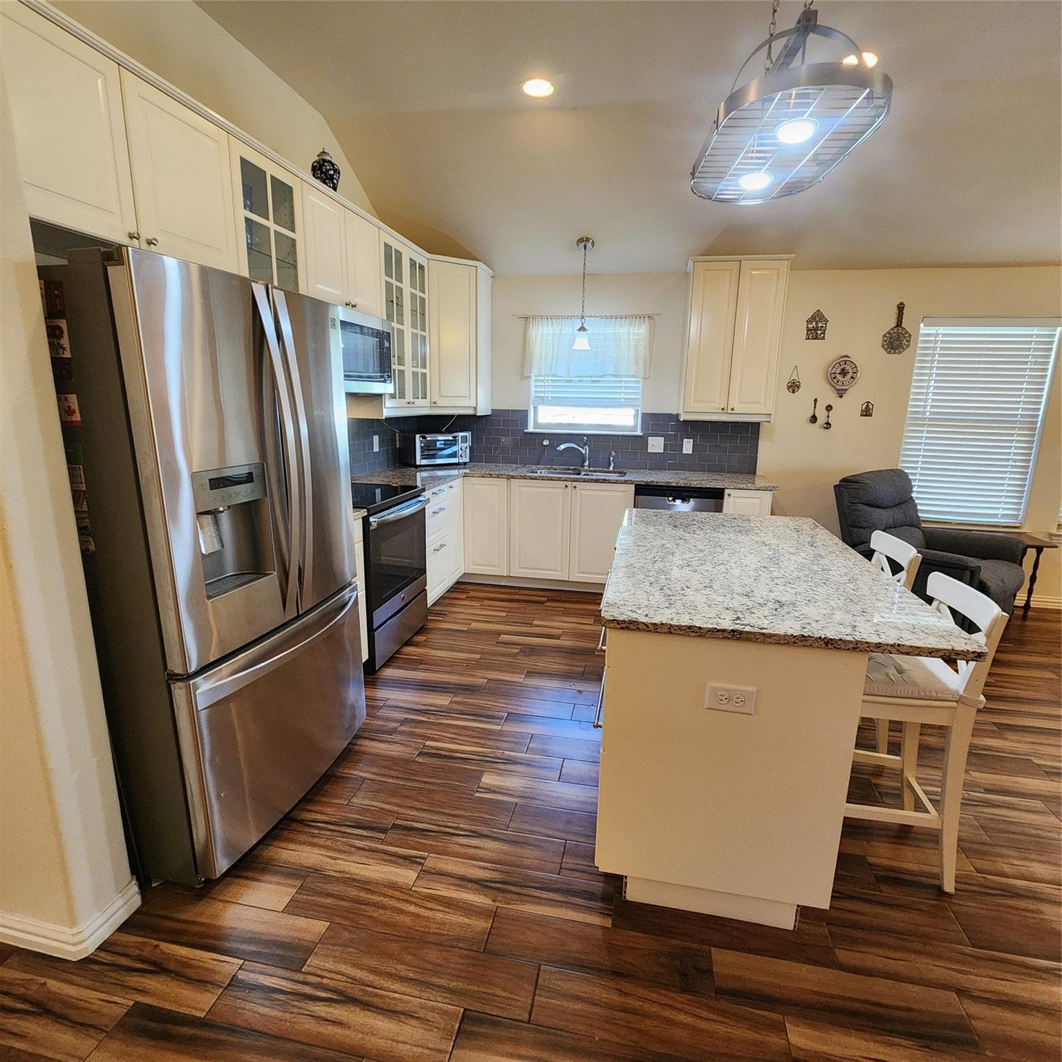 main property photo 15