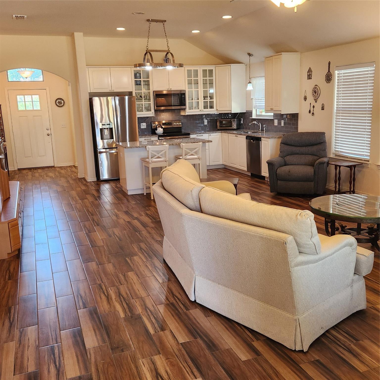 main property photo 25