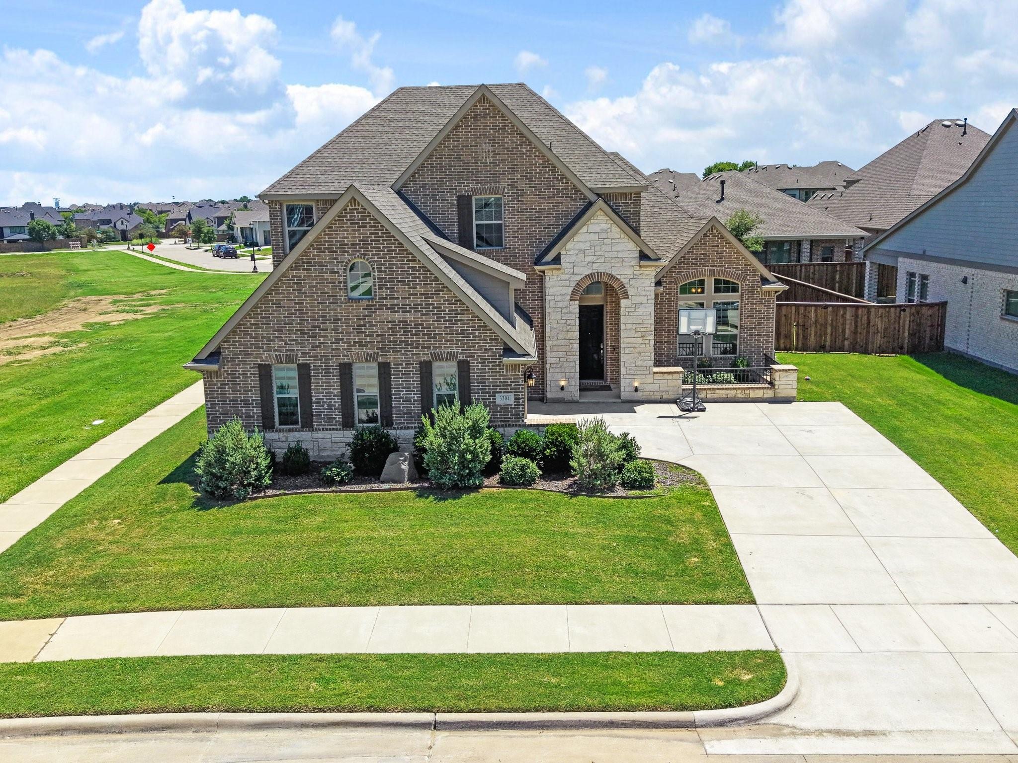 main property photo 5