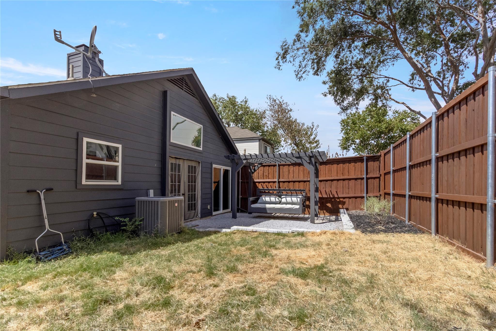 main property photo 18