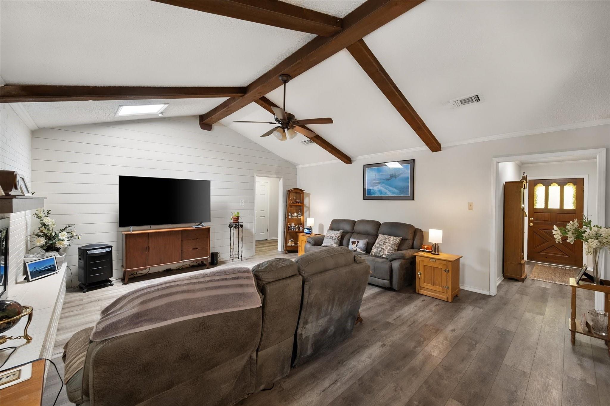 main property photo 14