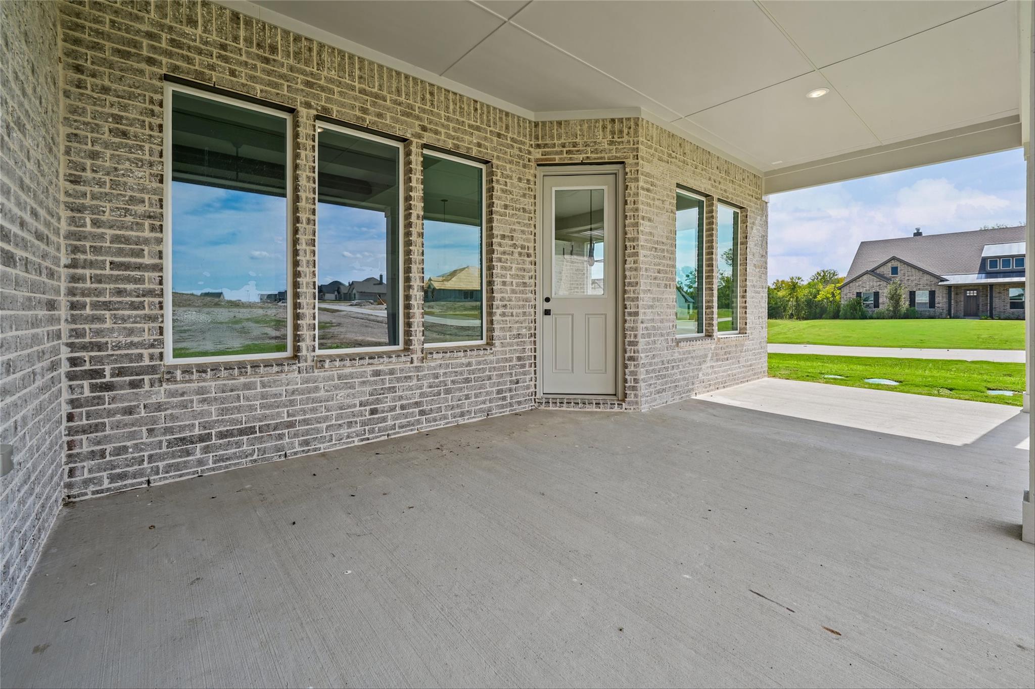 main property photo 33