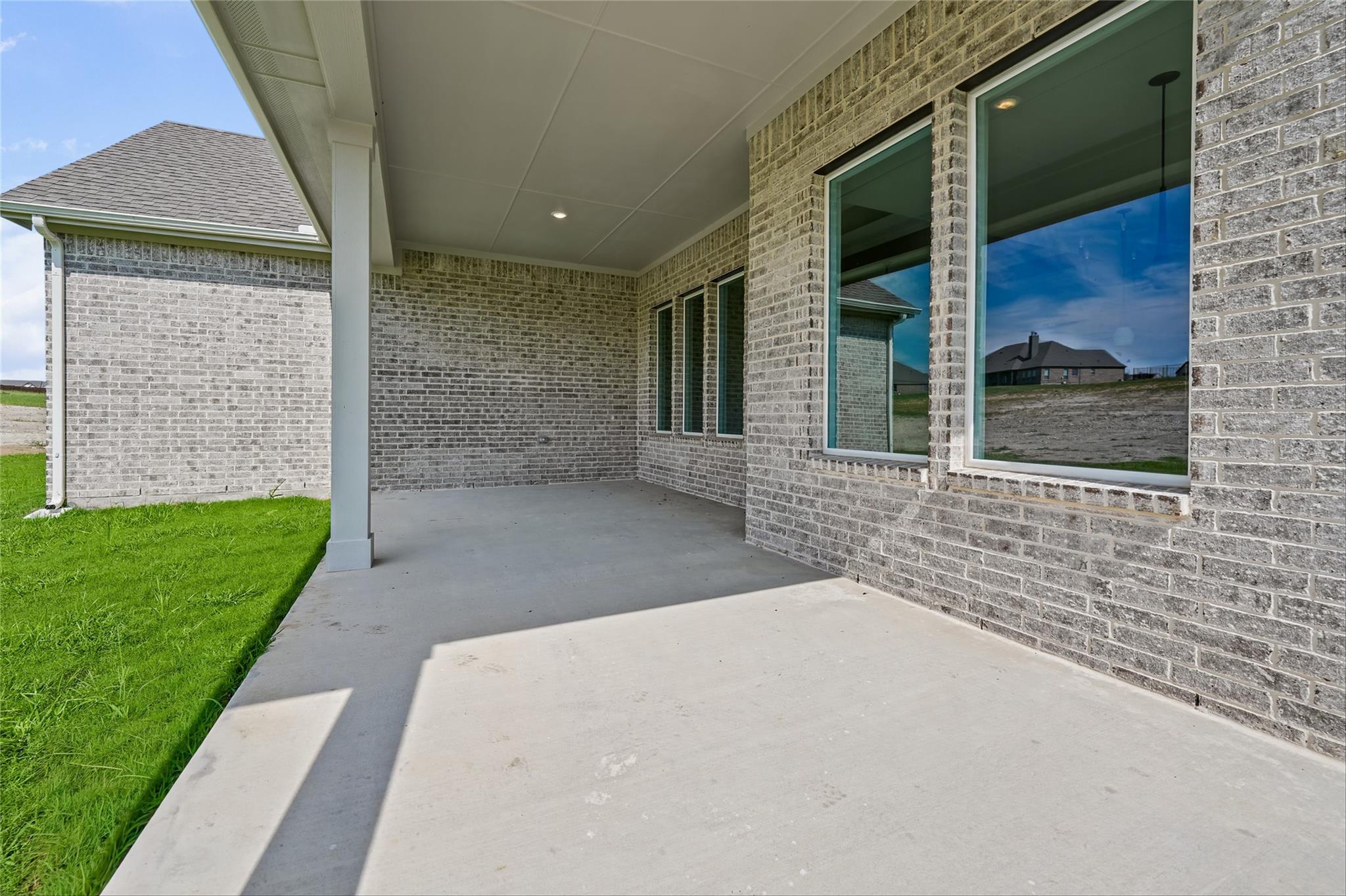 main property photo 34