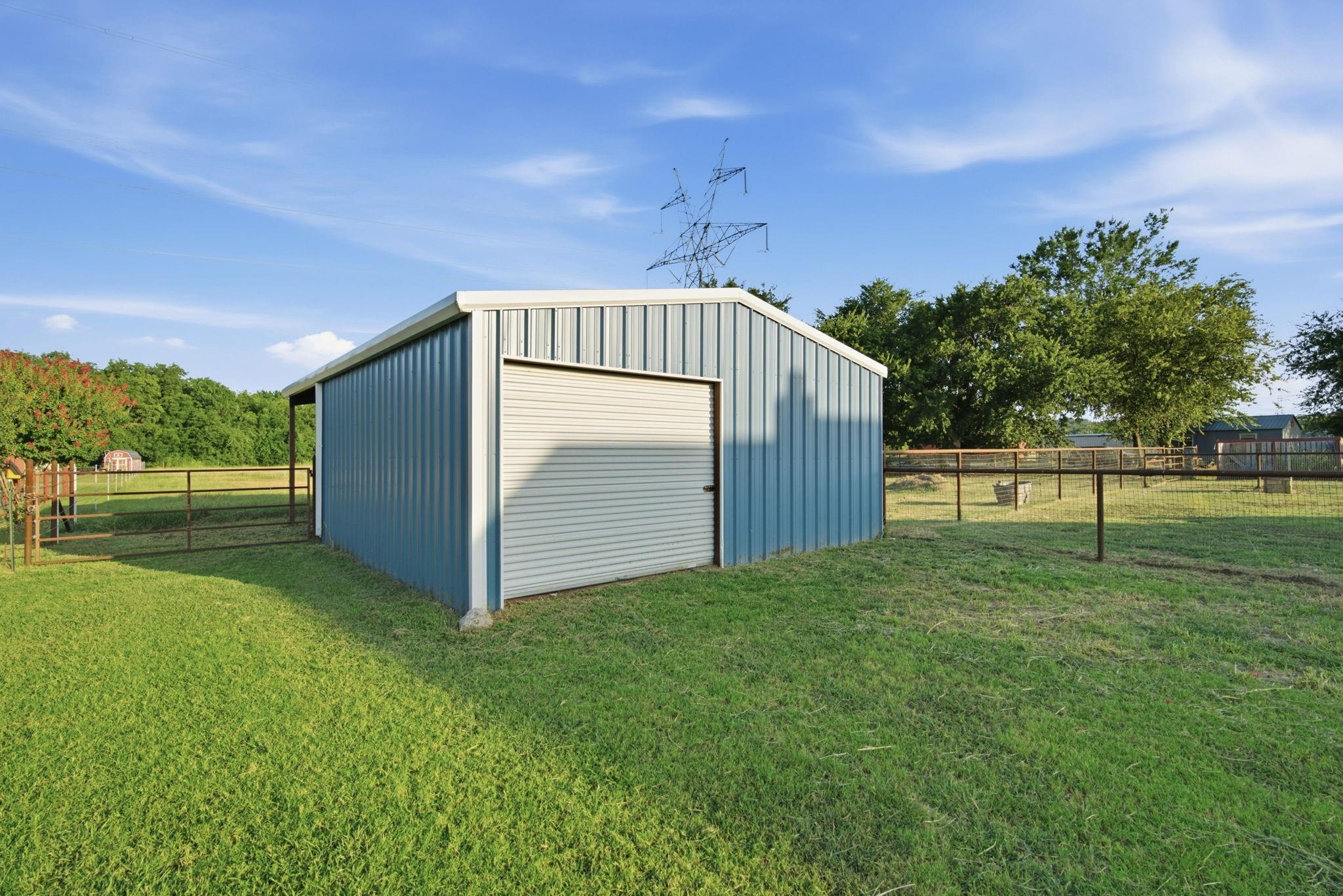 main property photo 30