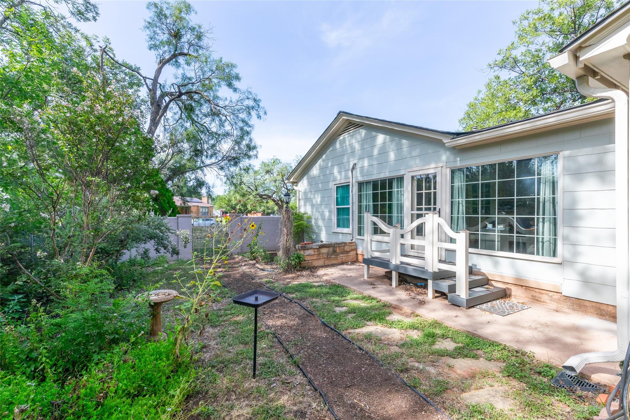 main property photo 30