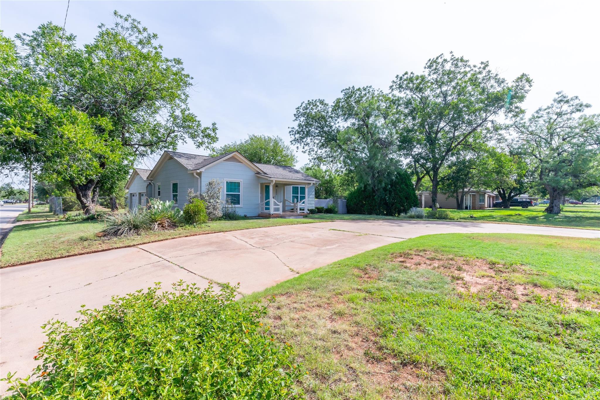 main property photo 36