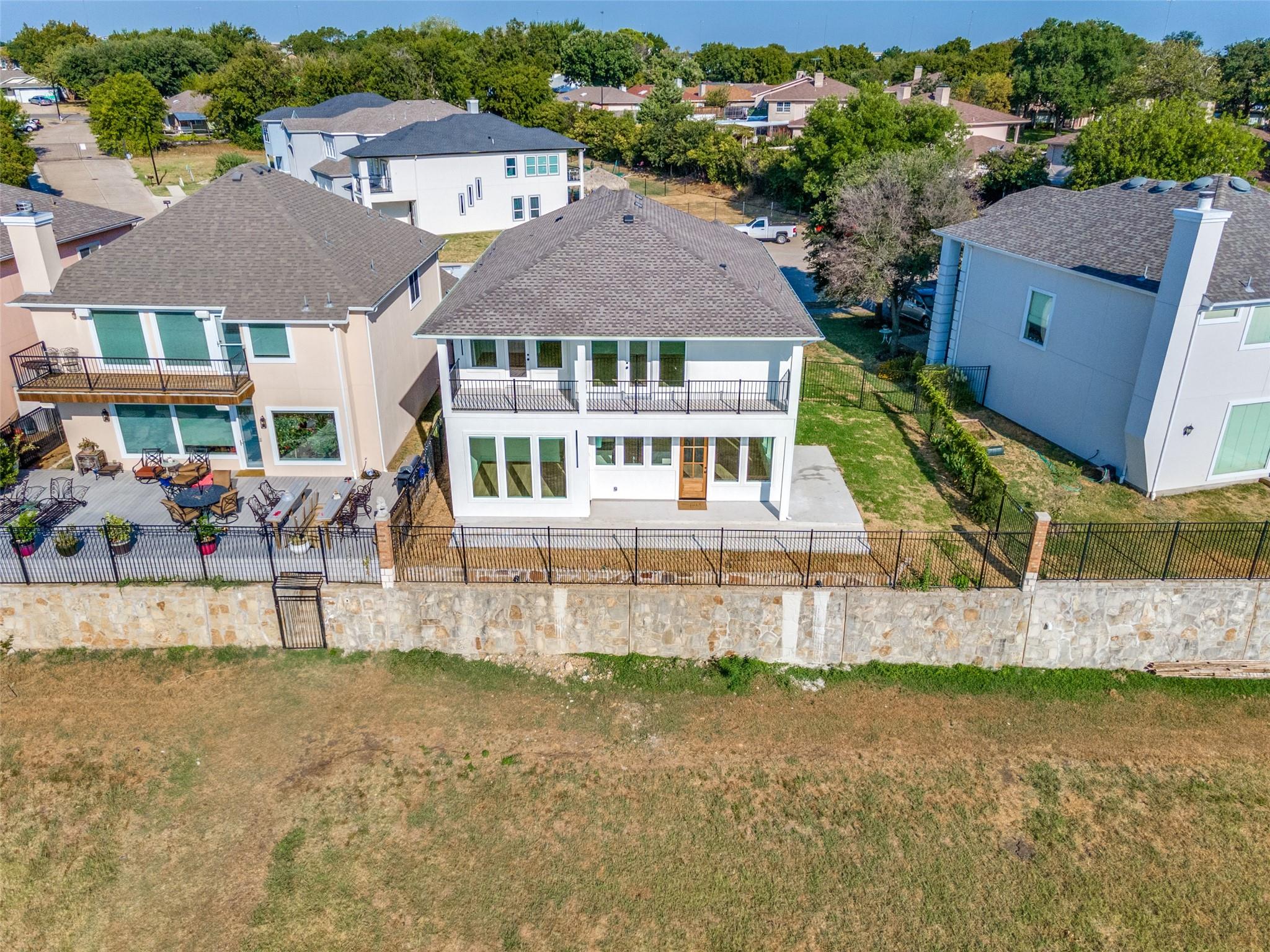 main property photo 27