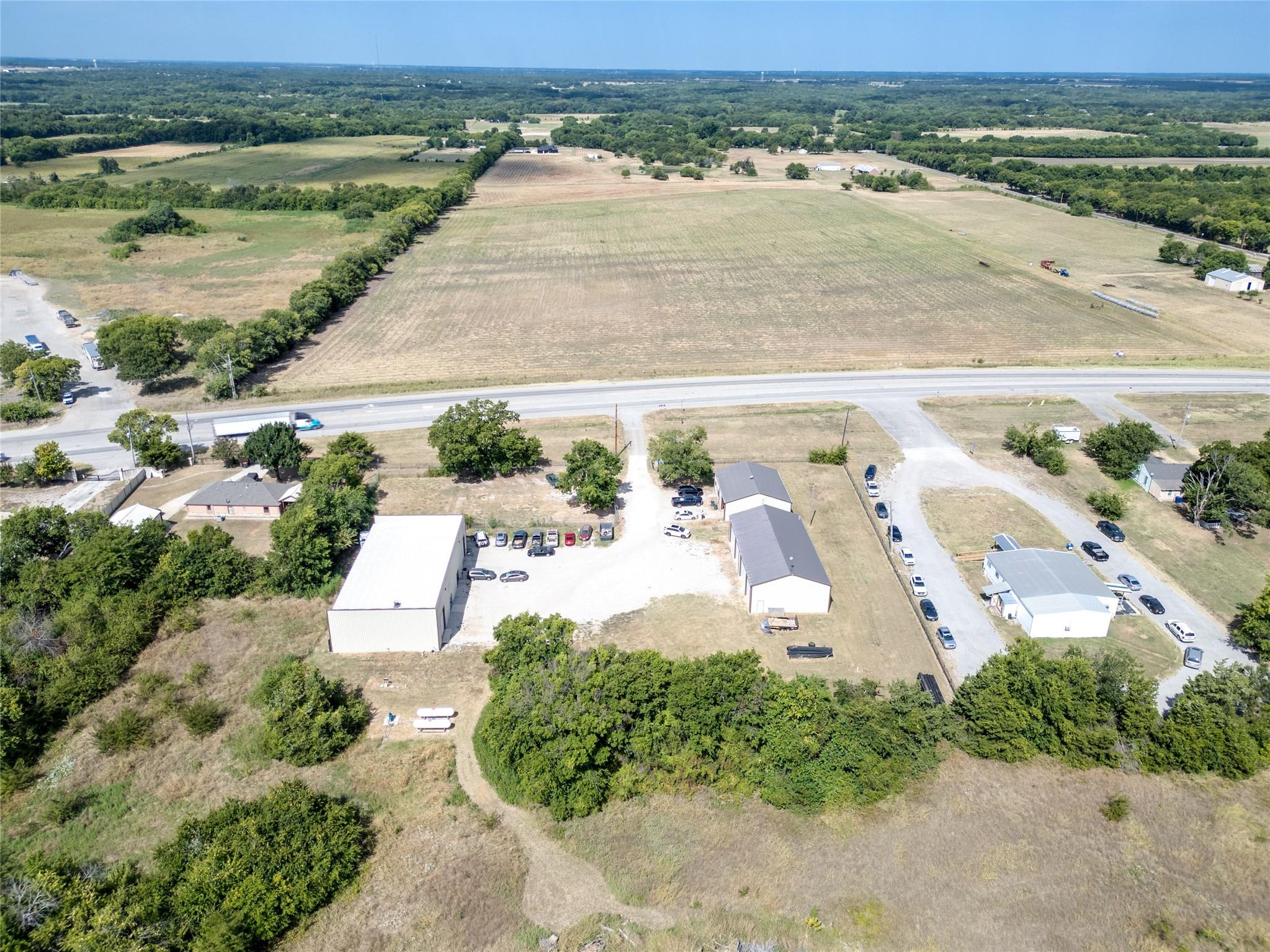 main property photo 10