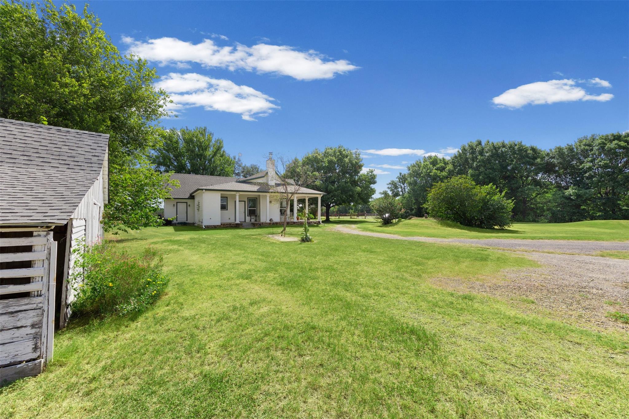 main property photo 9