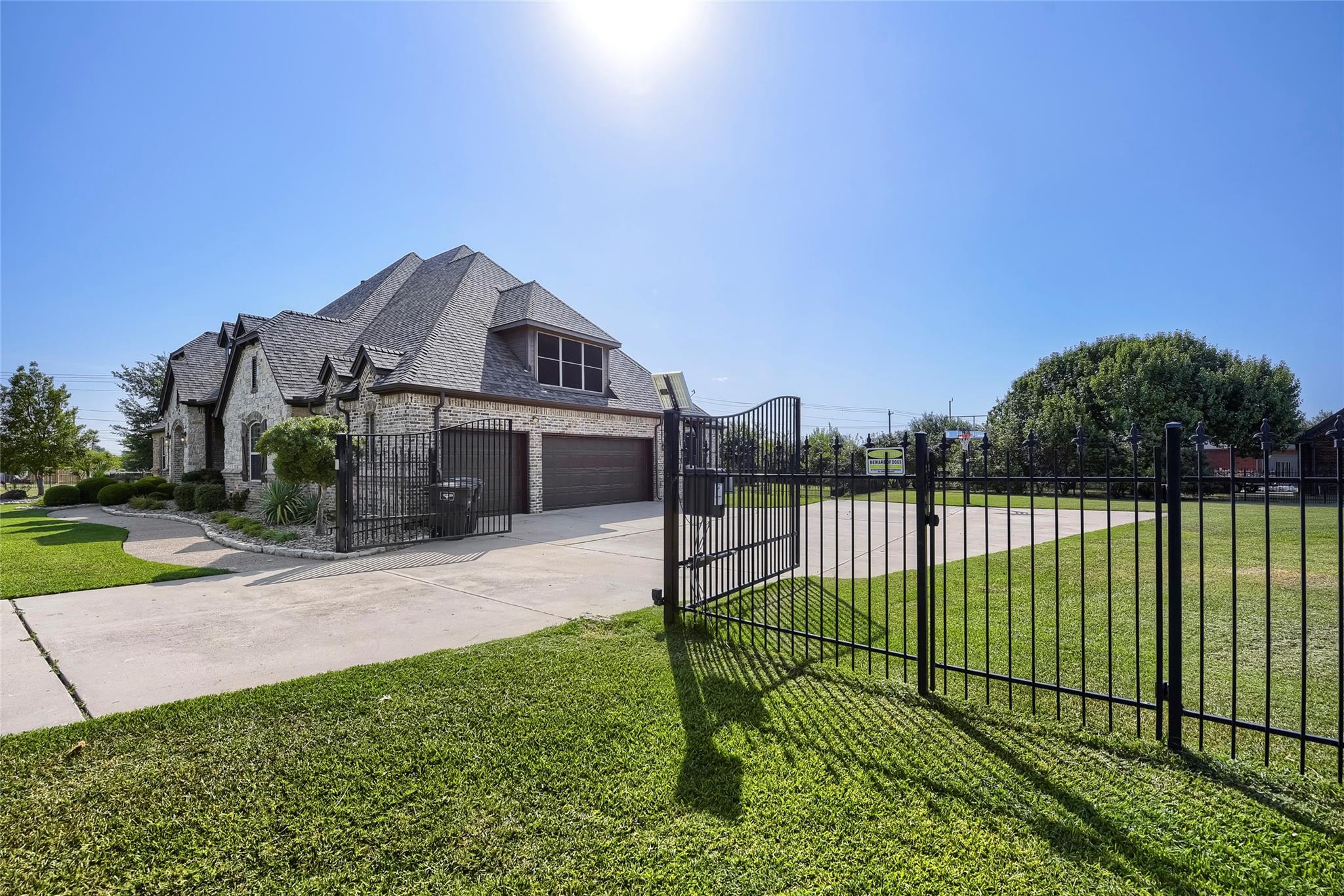 main property photo 2