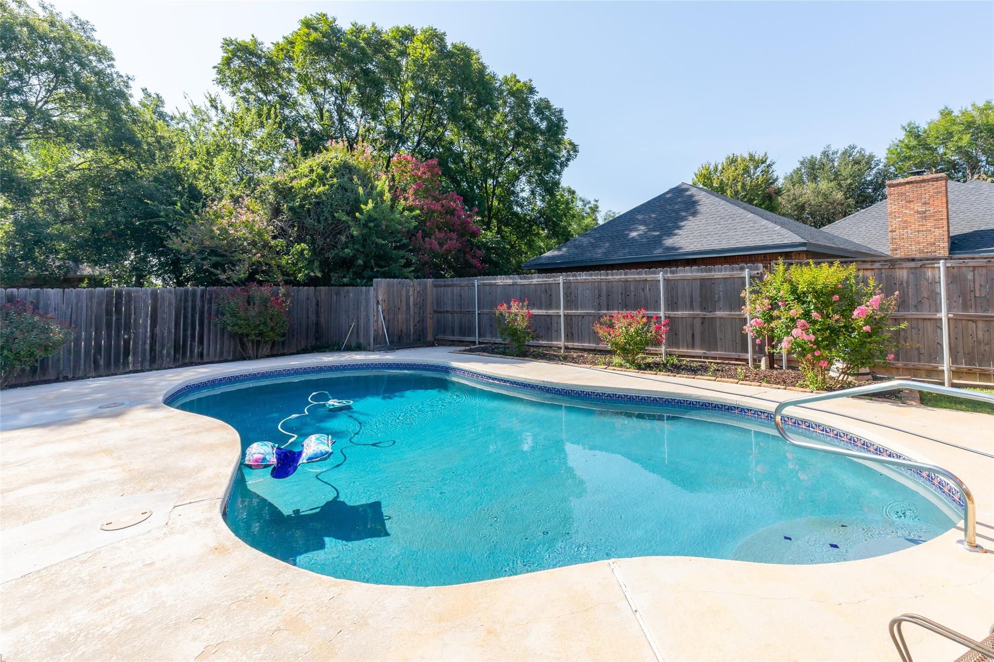 main property photo 5