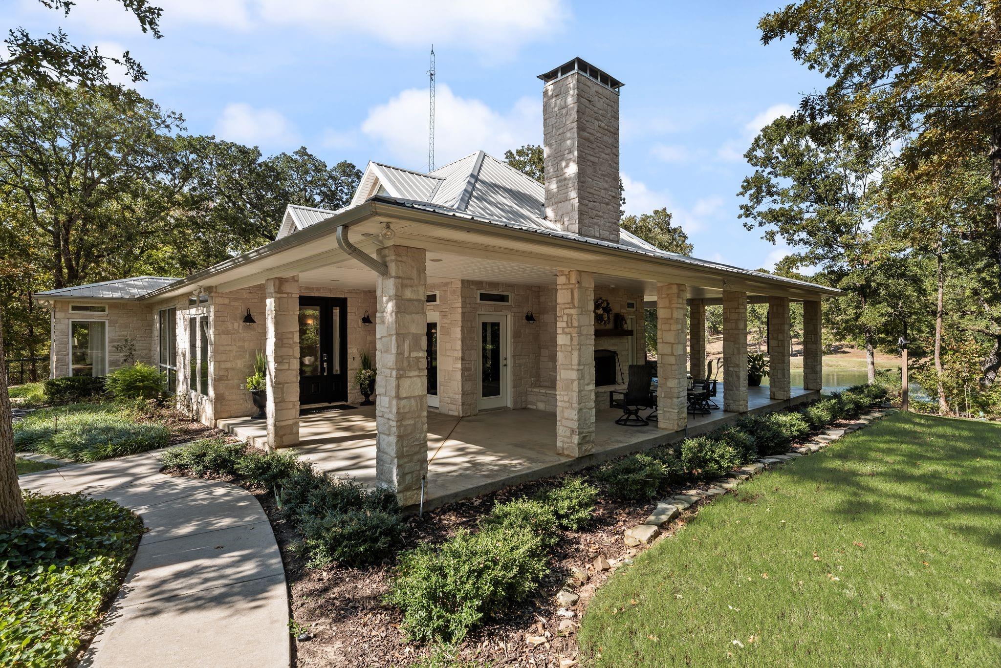 main property photo 2