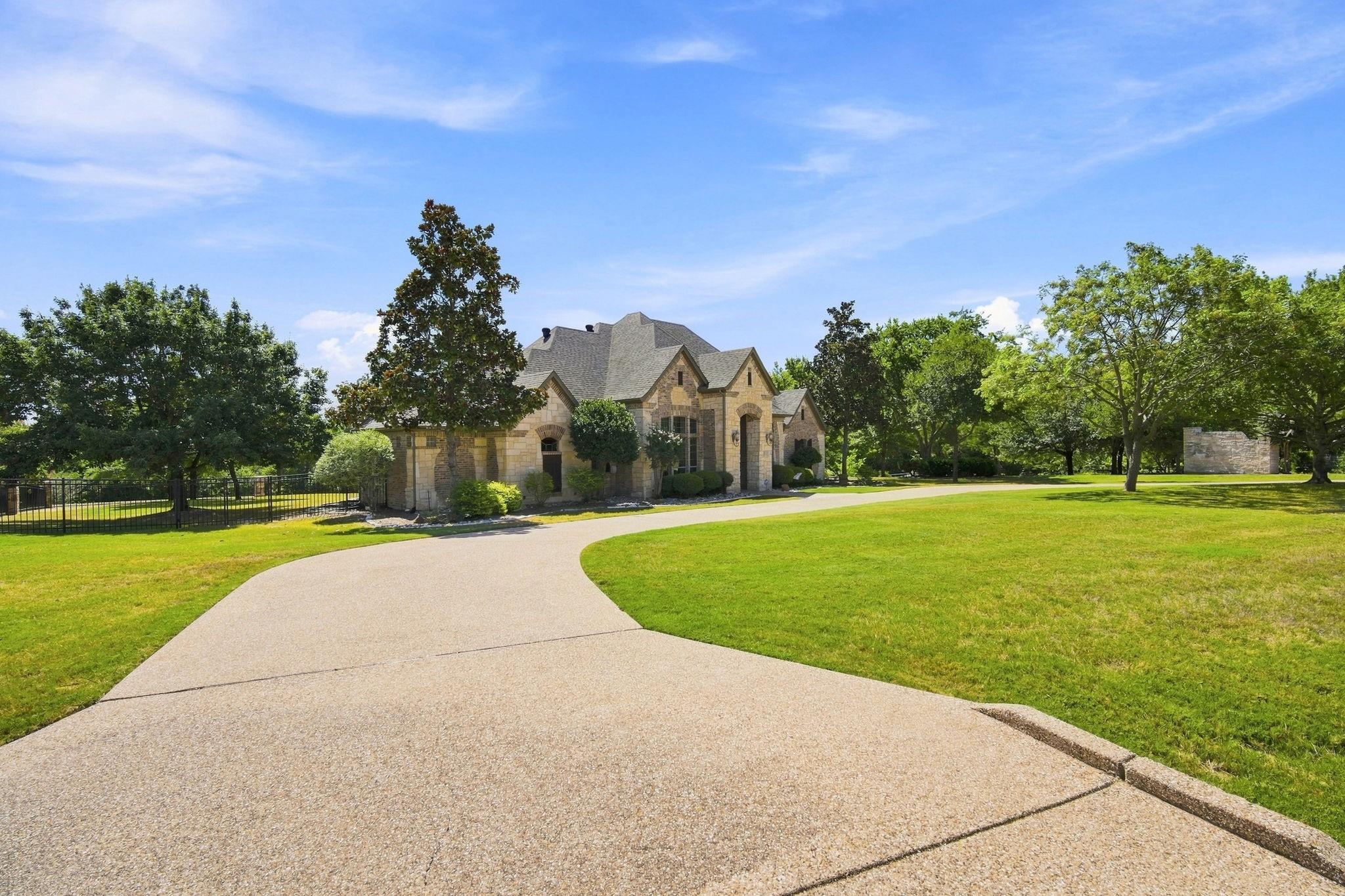 main property photo 3