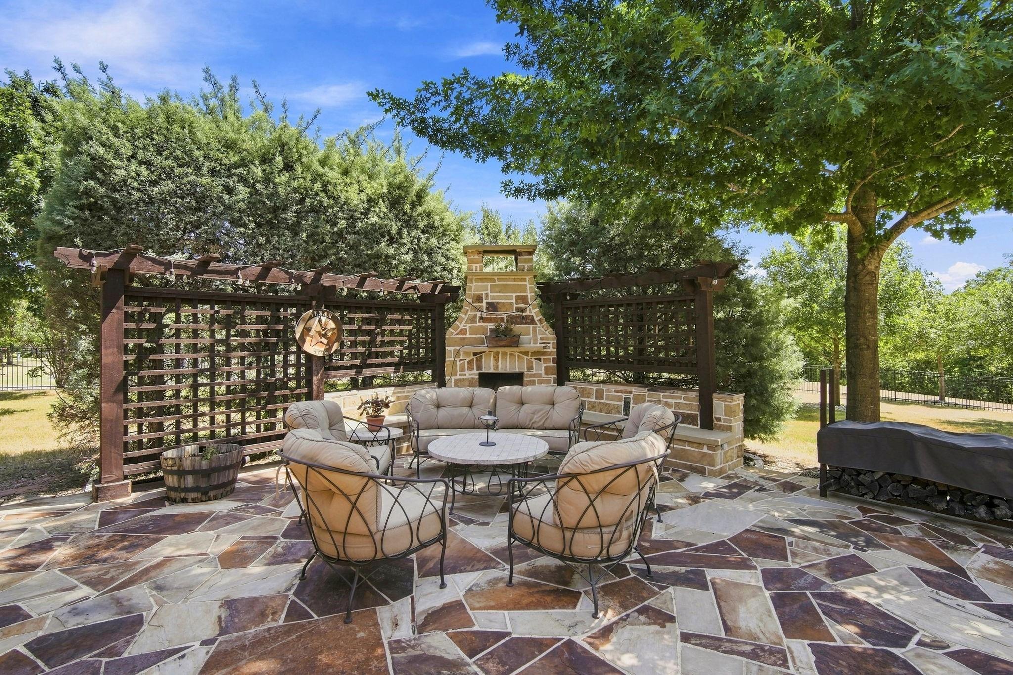 main property photo 31