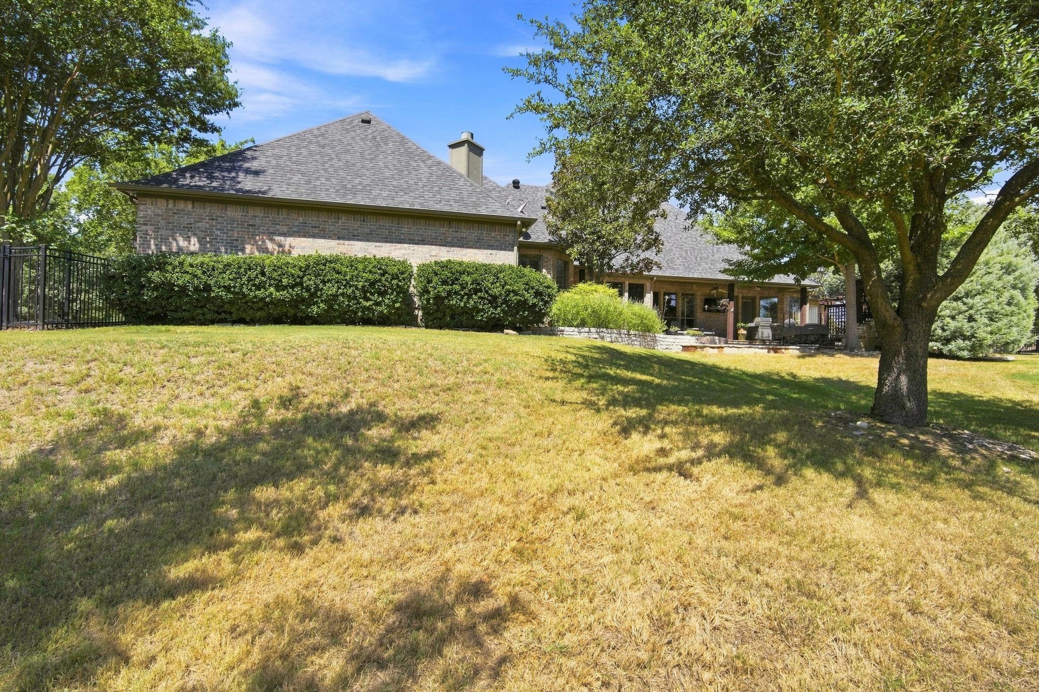 main property photo 33