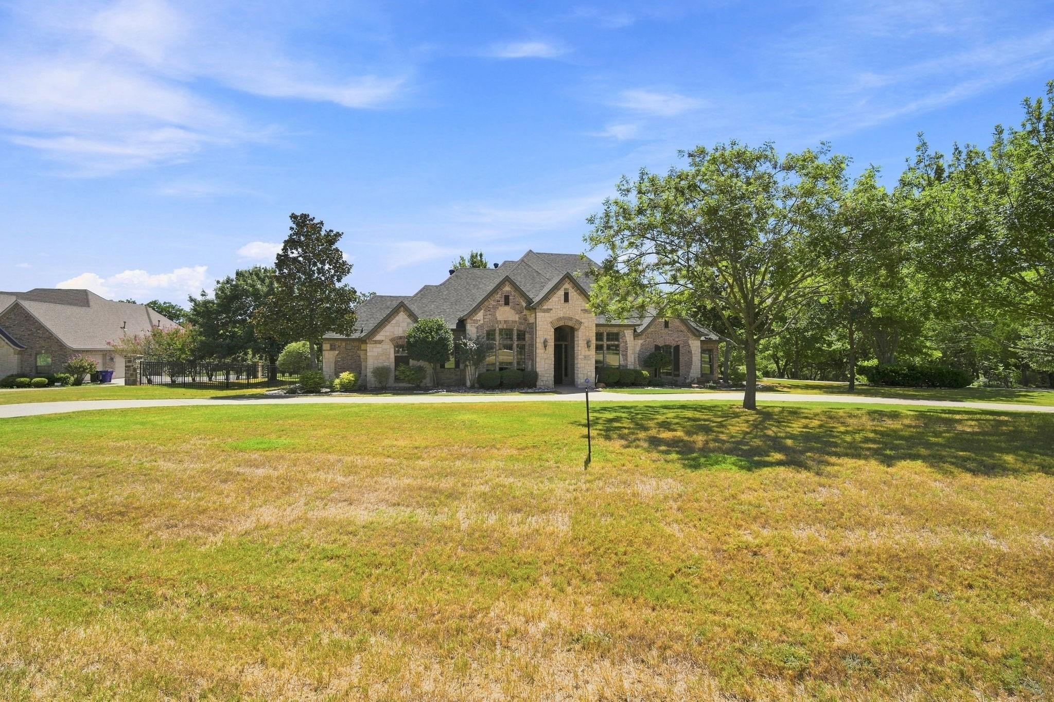 main property photo 4