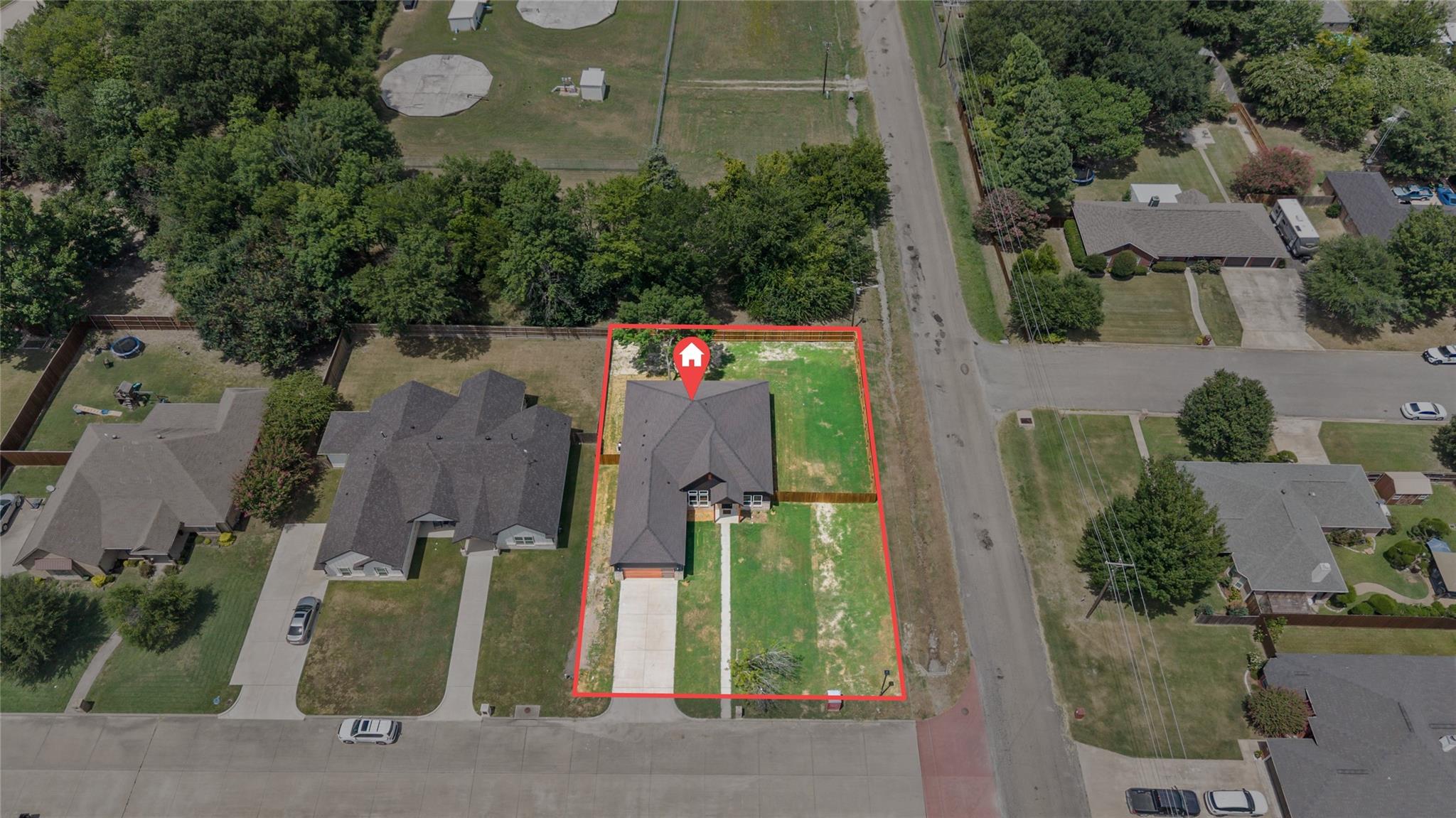 main property photo 28