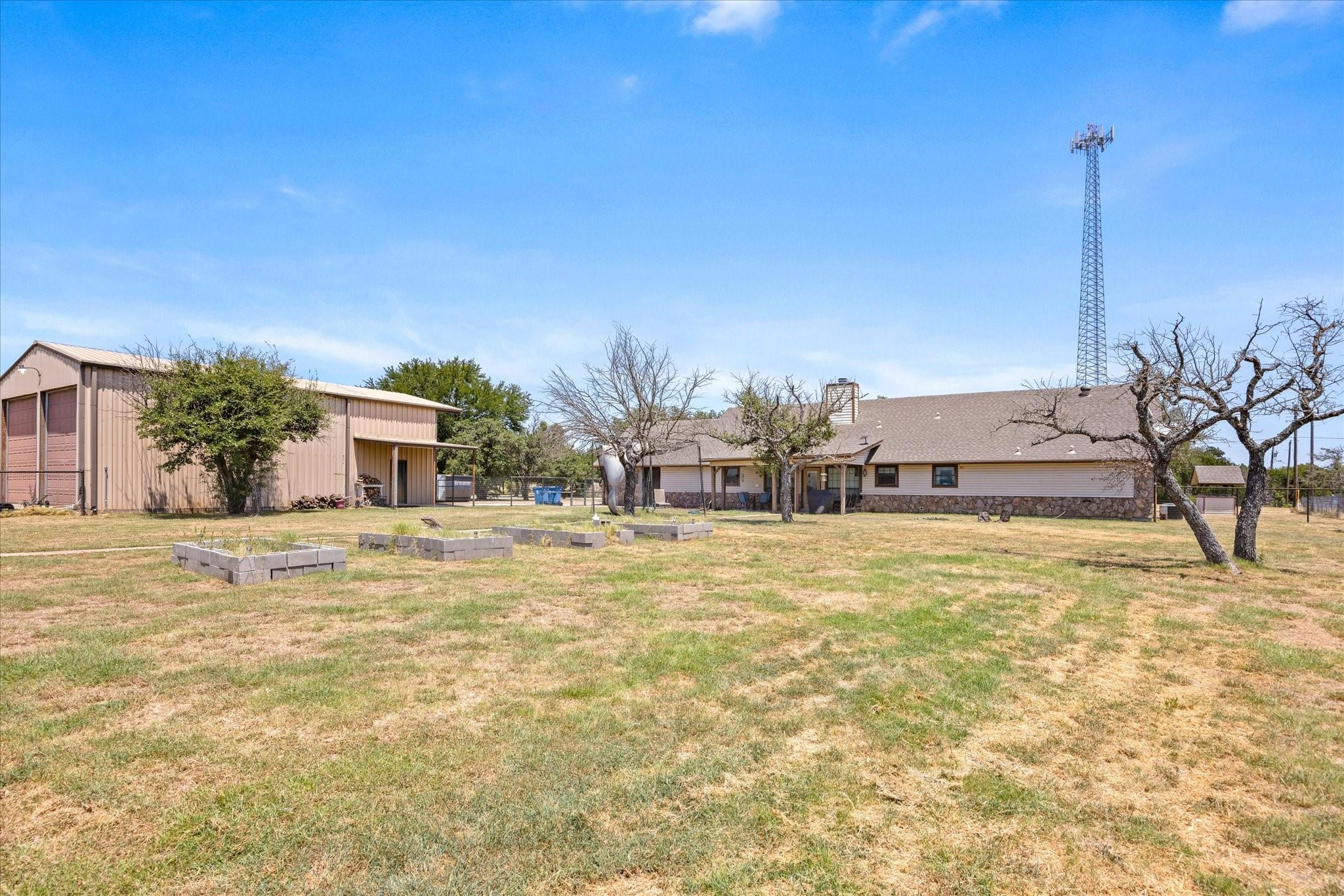 main property photo 28