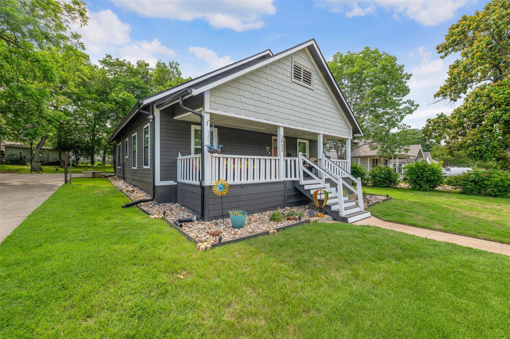 main property photo 28