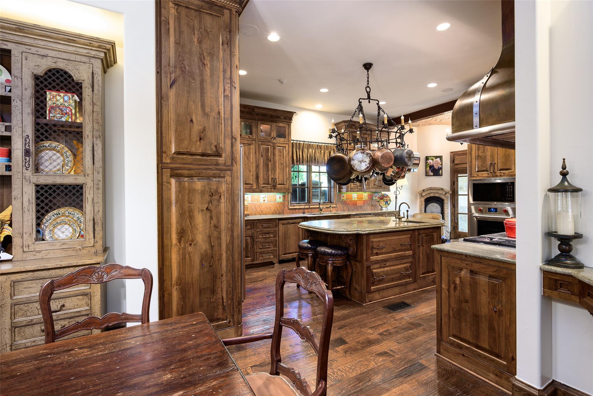 main property photo 13