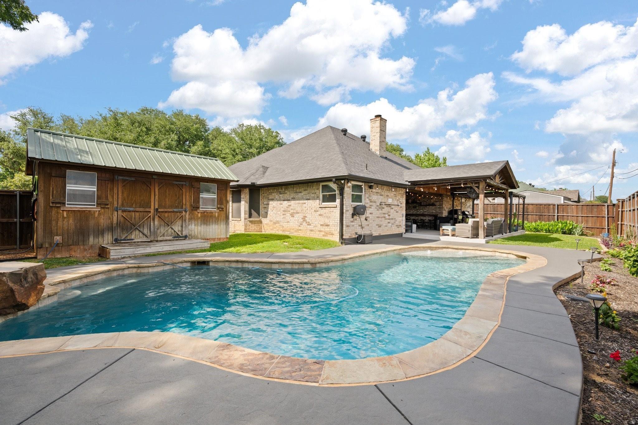 main property photo 31