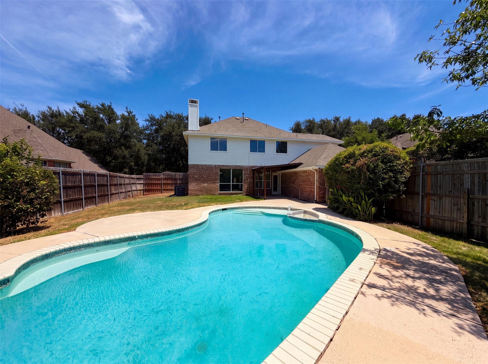 main property photo 4