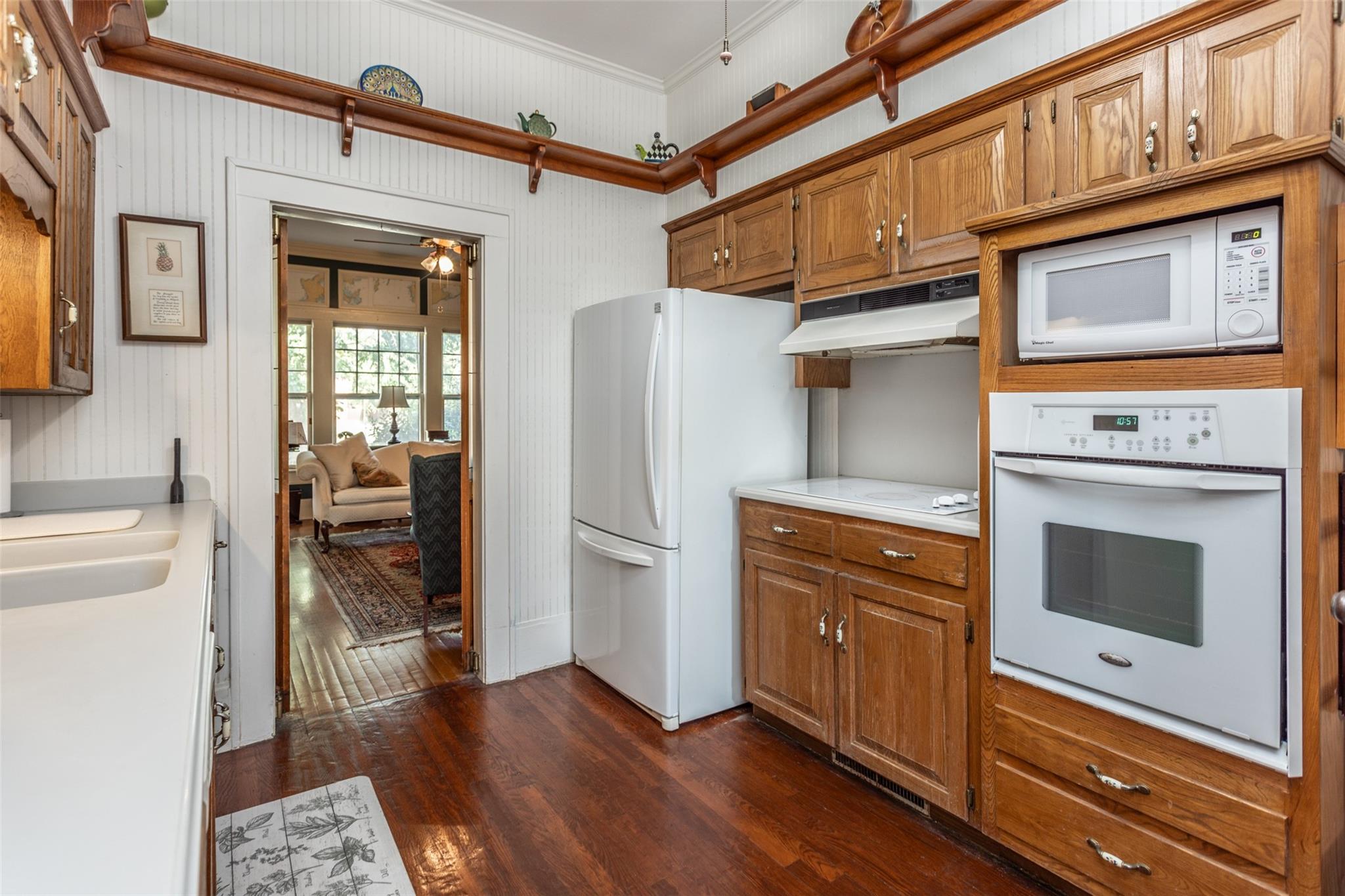 main property photo 18