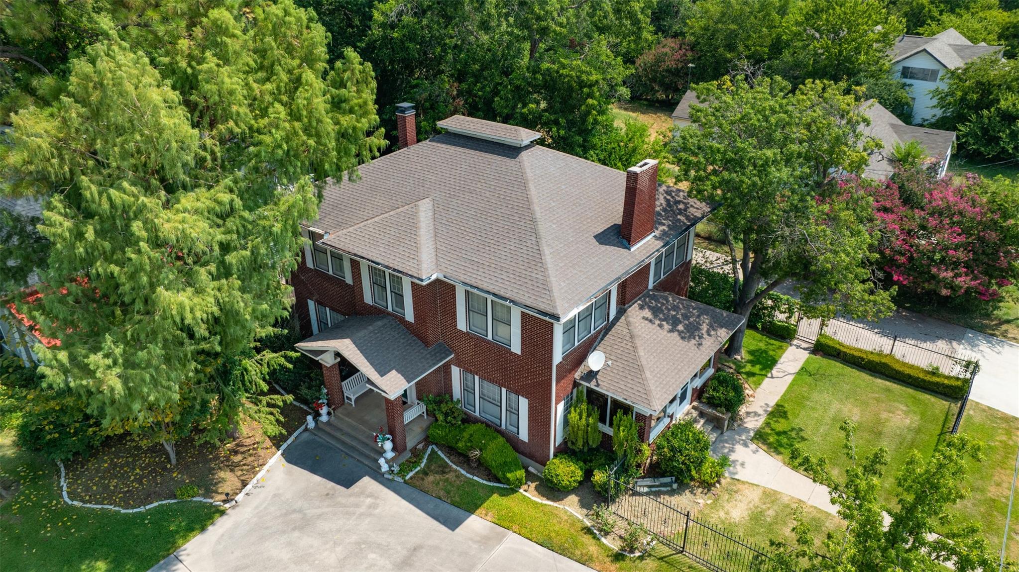 main property photo 5