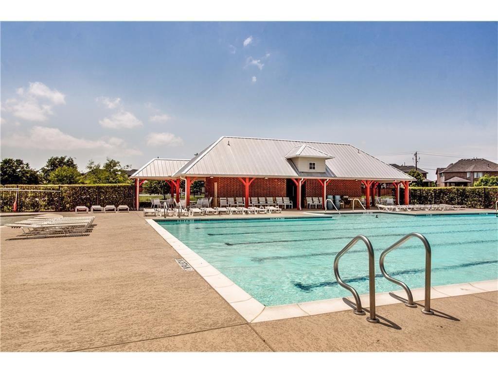 main property photo 32