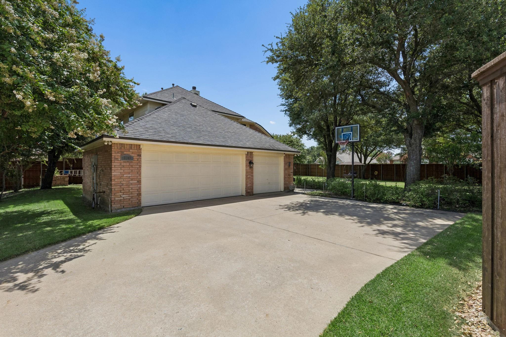 main property photo 33